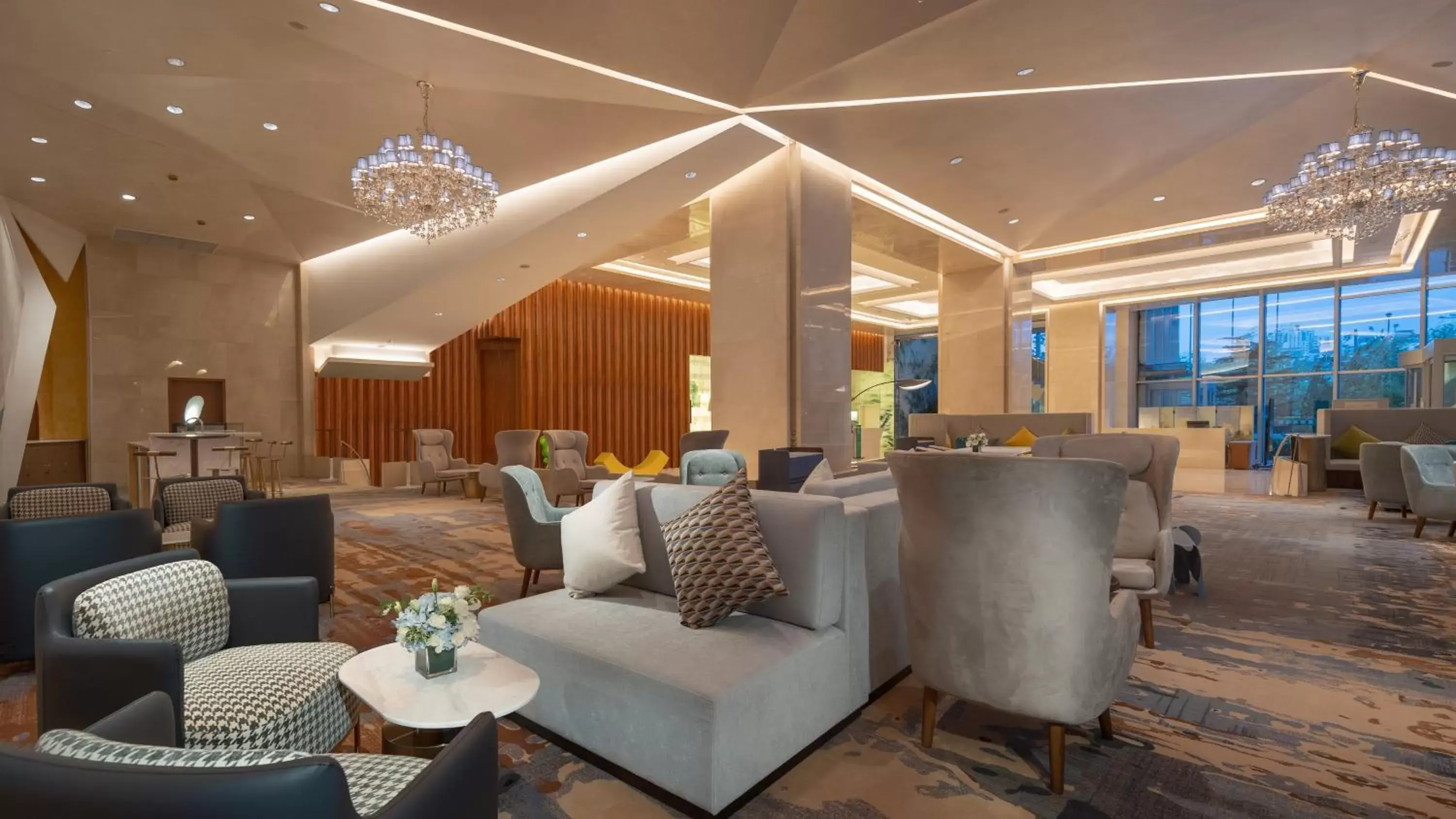 Lounge or bar, Lobby/Reception in Holiday Inn Beijing Focus Square, an IHG Hotel