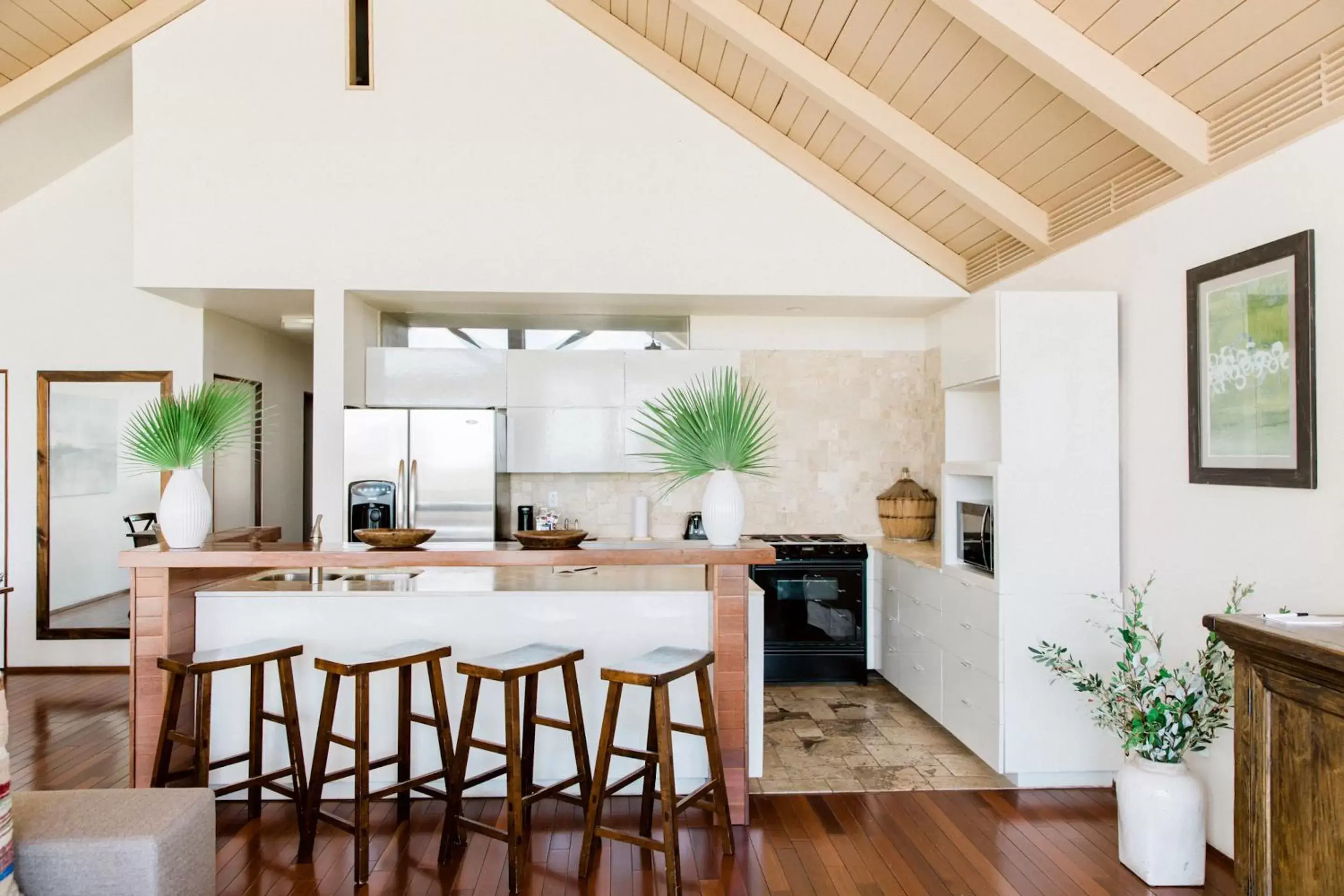 Kitchen or kitchenette, Dining Area in Hillside Boutique Hotel