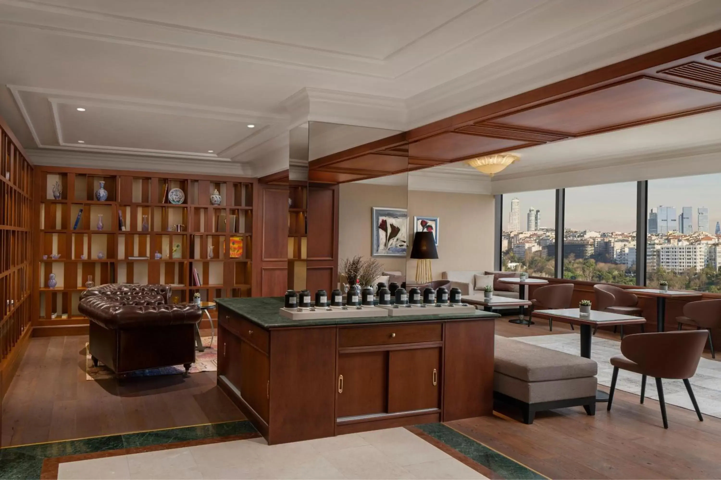 Lounge or bar in The Ritz-Carlton, Istanbul at the Bosphorus