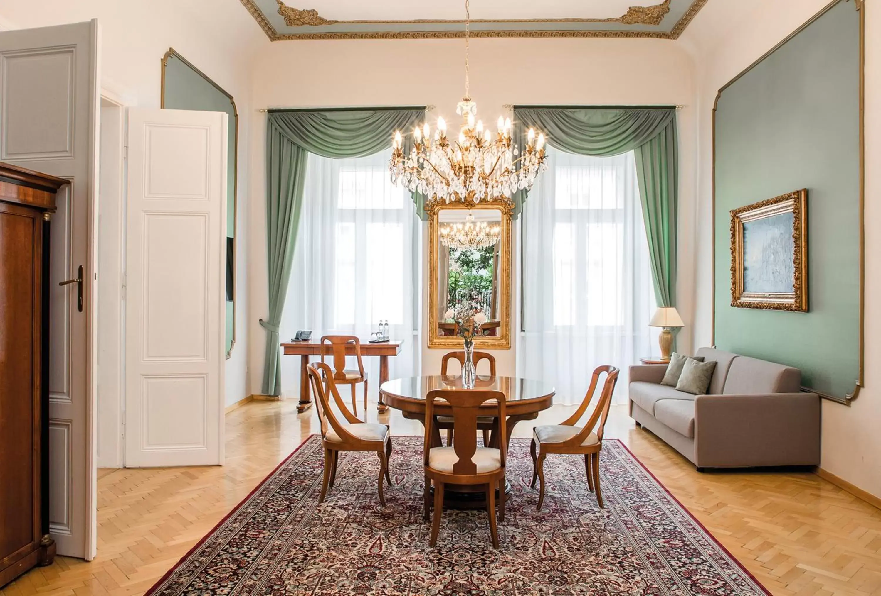 Suite in Palais-Hotel Erzherzog Johann Suite in Palais-Hotel Erzherzog Johann