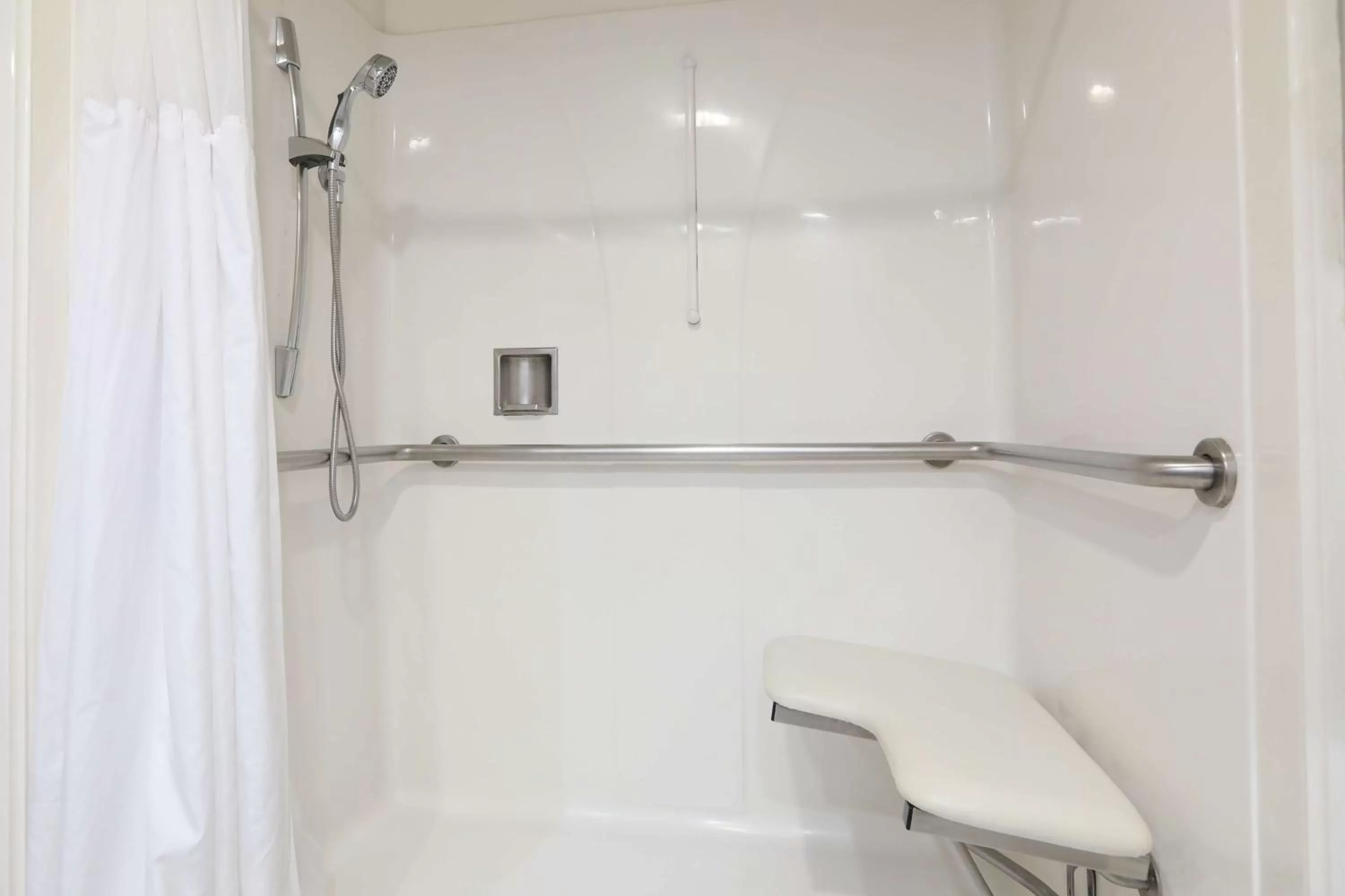 Bathroom in Best Western Lanai Garden Inn & Suites