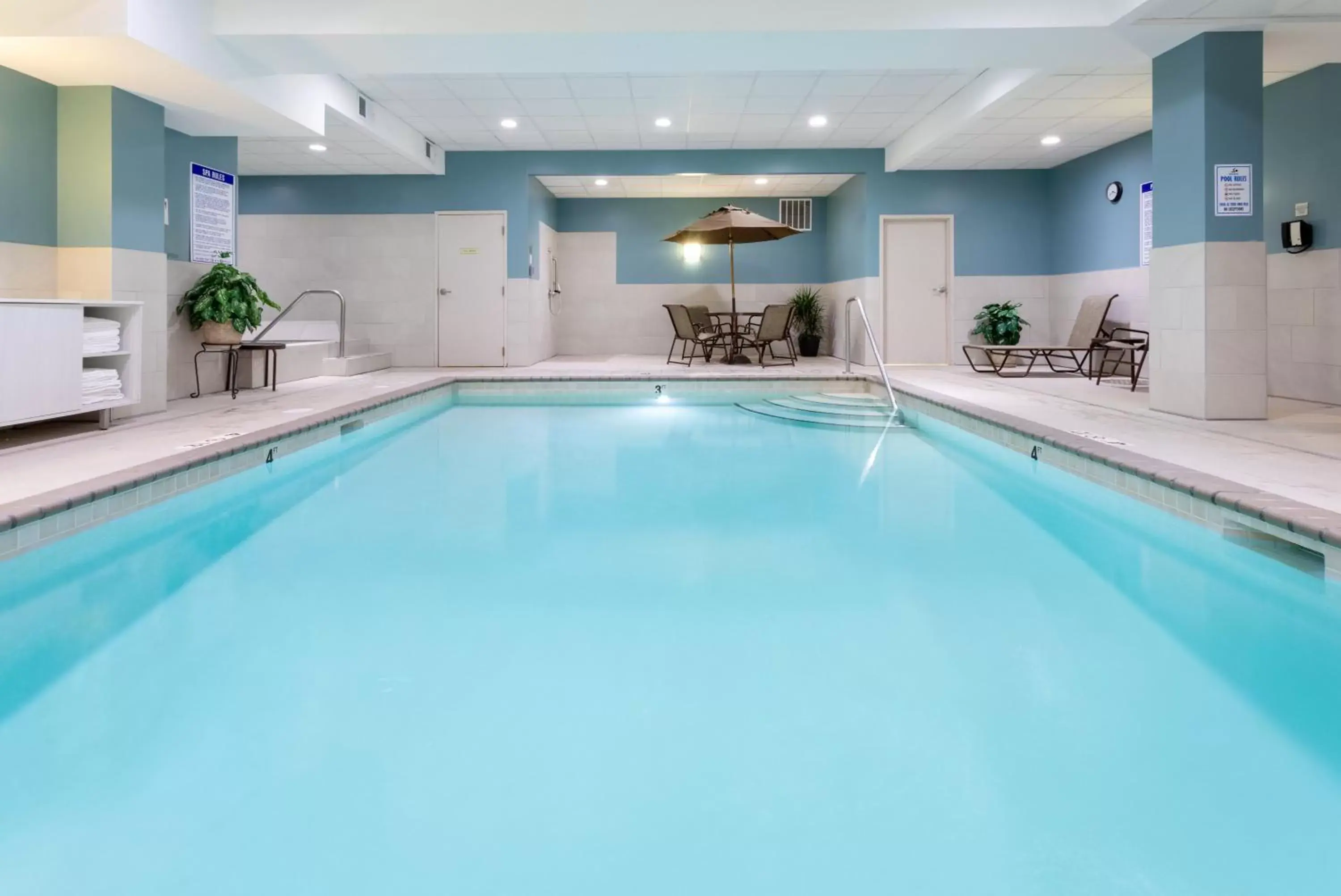 Swimming Pool in Holiday Inn Express Hotel & Suites Minneapolis-Downtown Convention Center, an IHG Hotel