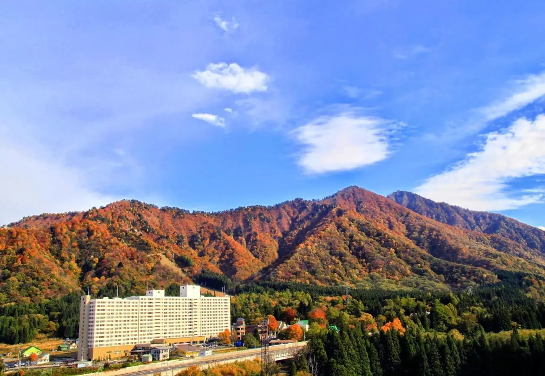 Facade/entrance, Mountain View in Hotel Angel Grandia Echigo Nakazato