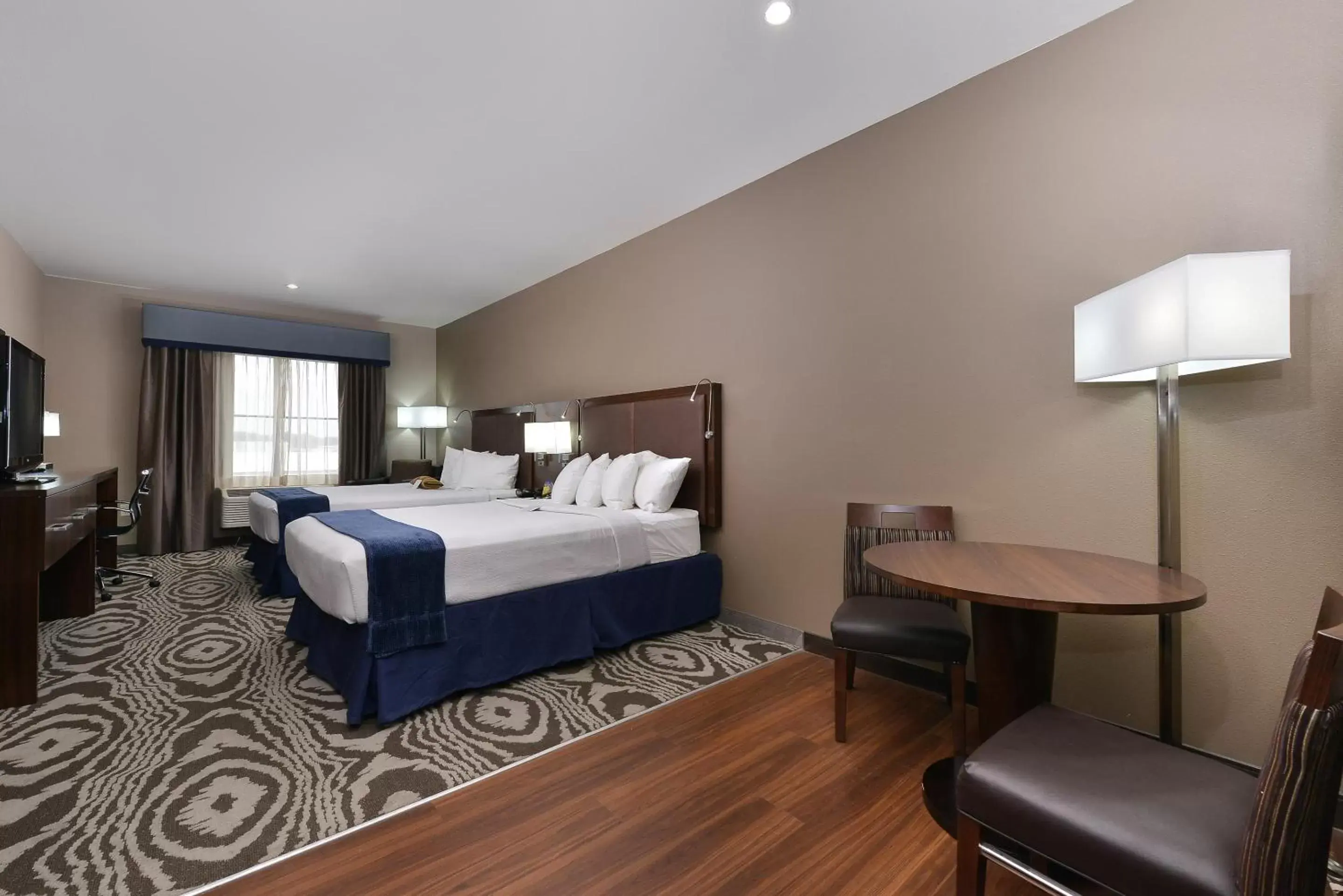 Photo of the whole room, Bed in Best Western Plus Williston Hotel & Suites
