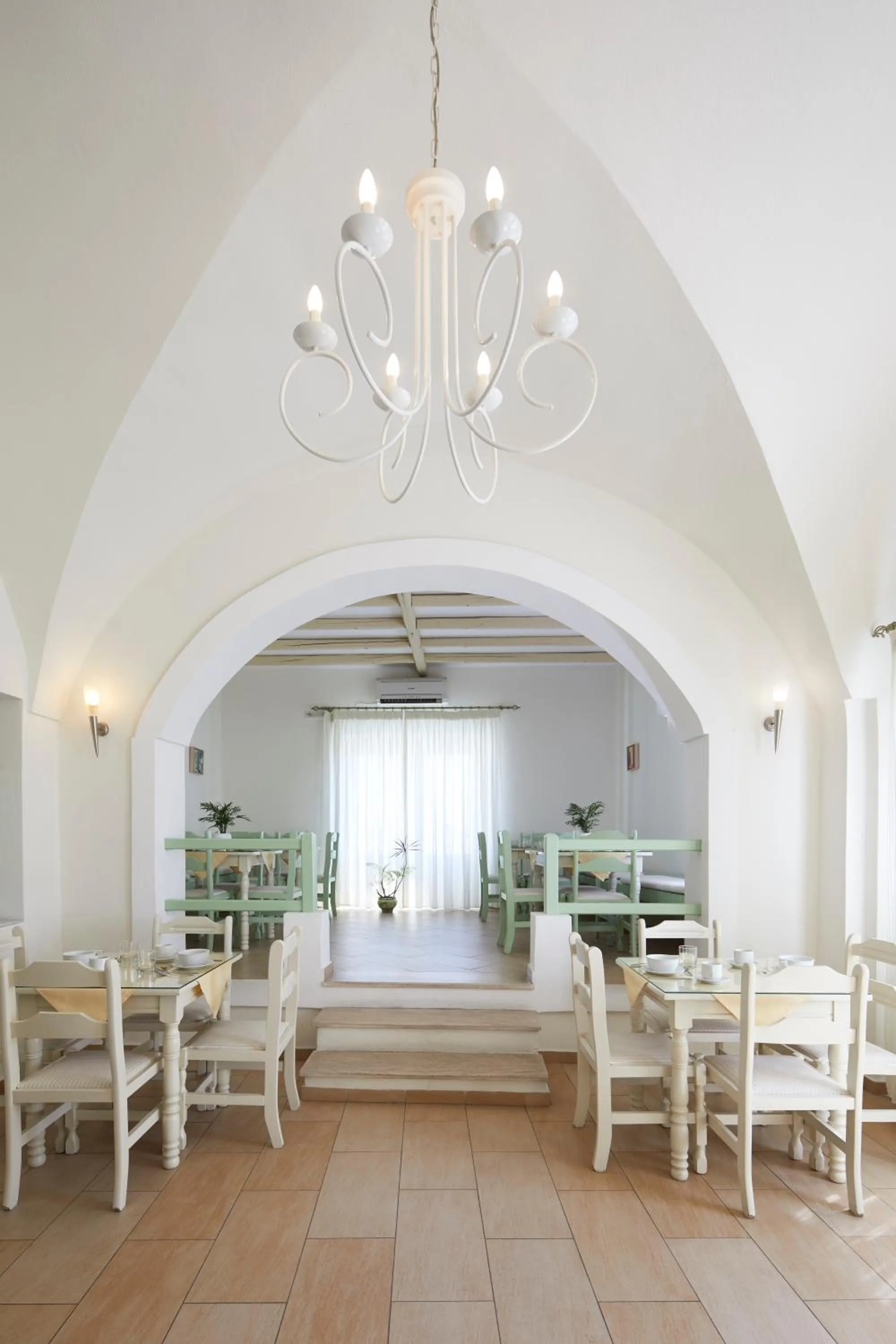 Time of day in Nissos Thira