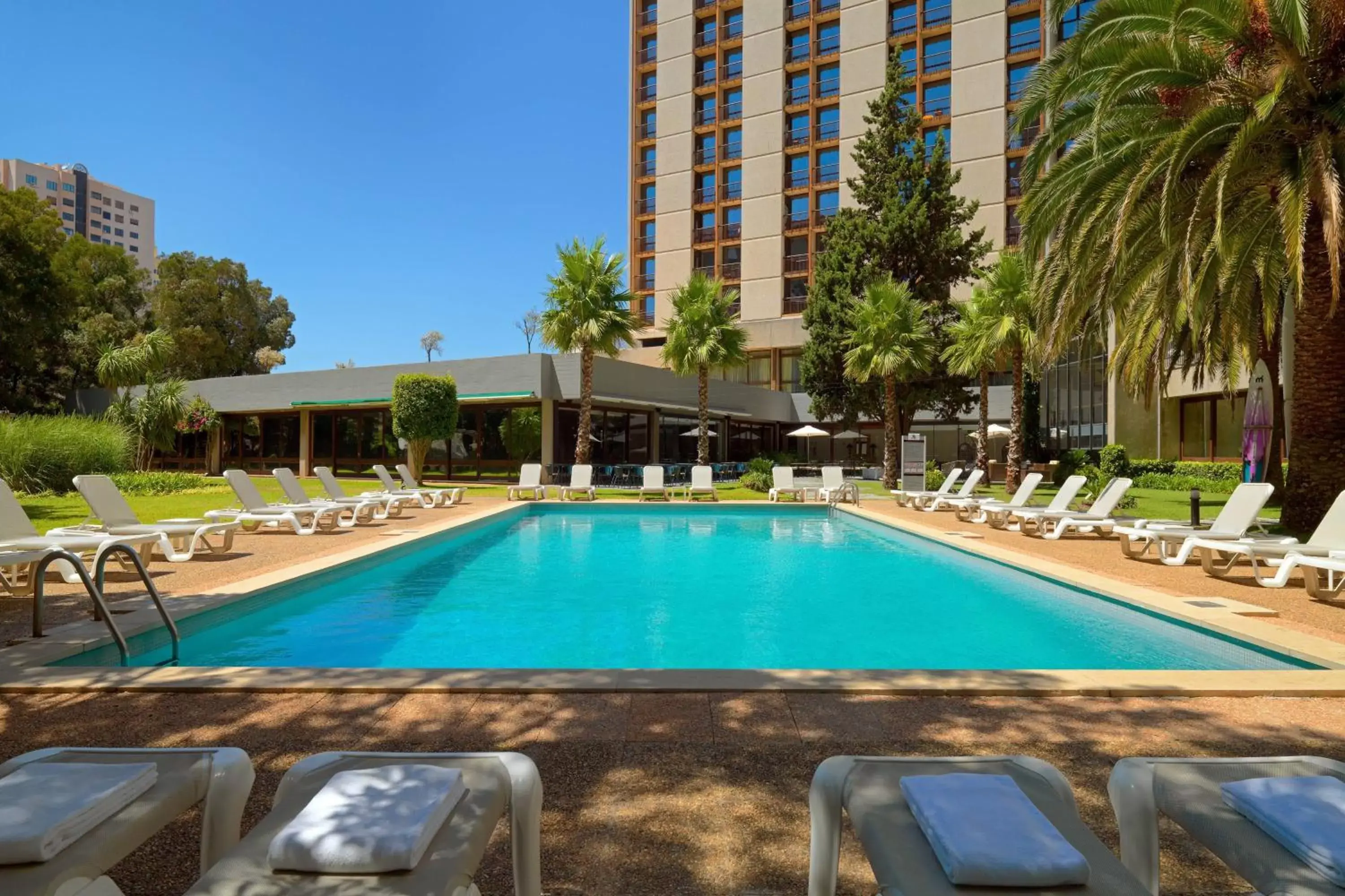Swimming Pool in Lisbon Marriott Hotel