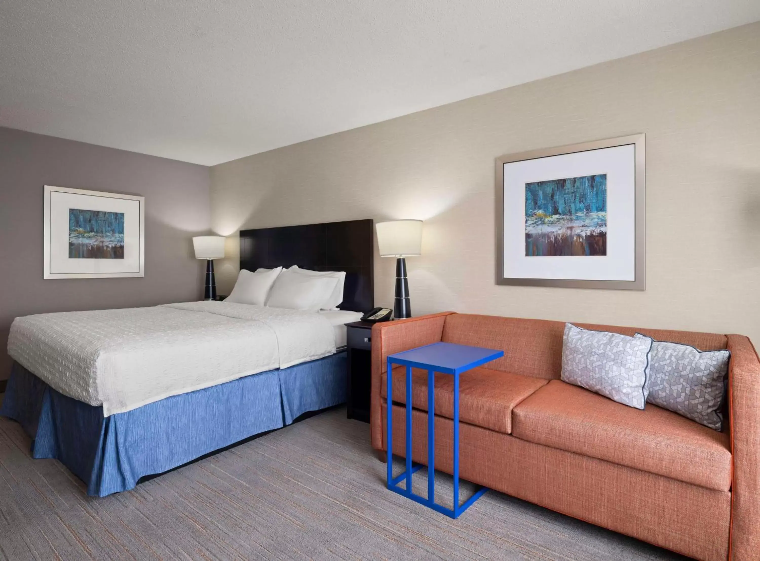 Living room, Bed in Hampton Inn & Suites Arundel Mills/Baltimore