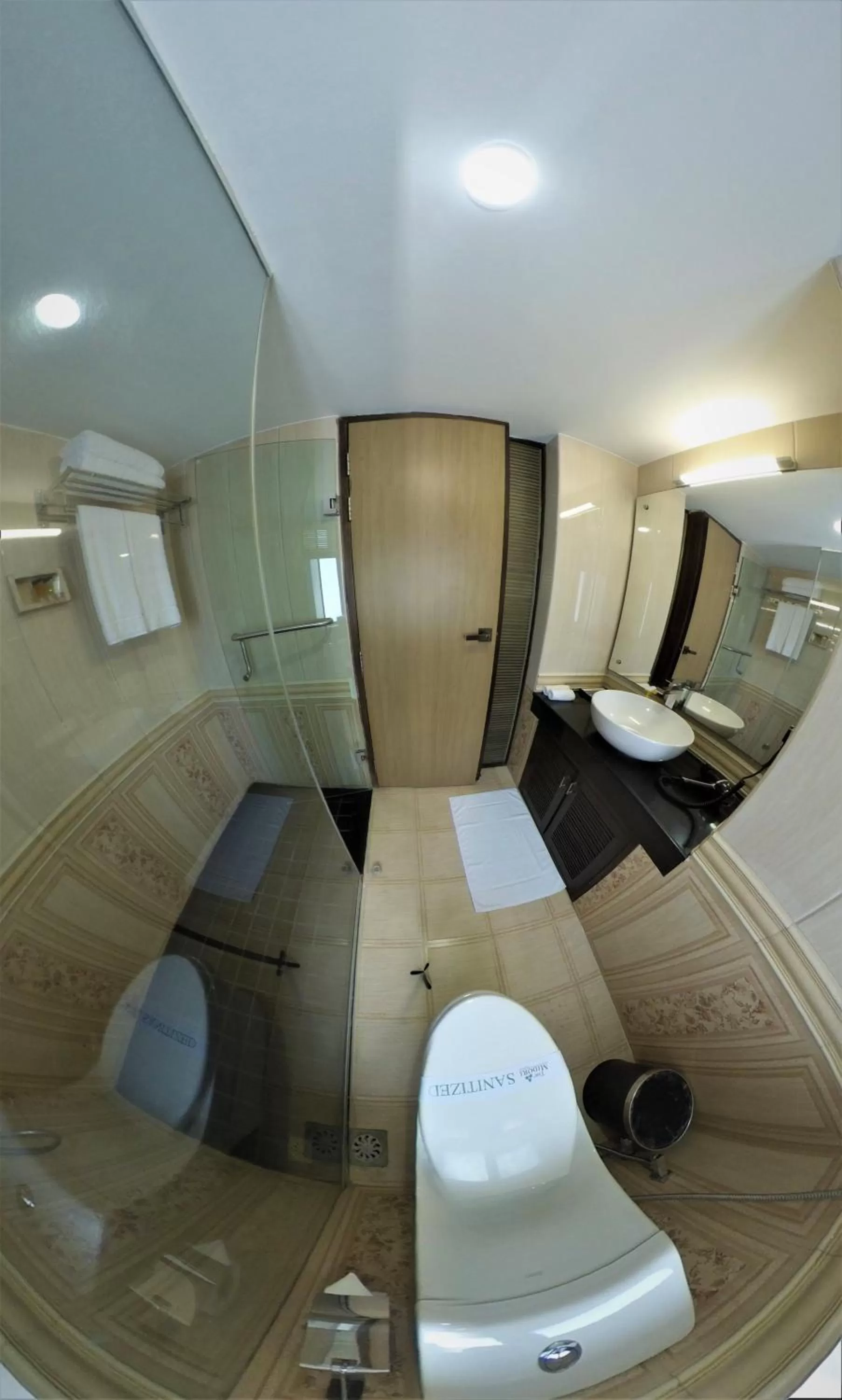Bathroom in The Midori by Lakeshore, Gulshan , Dhaka