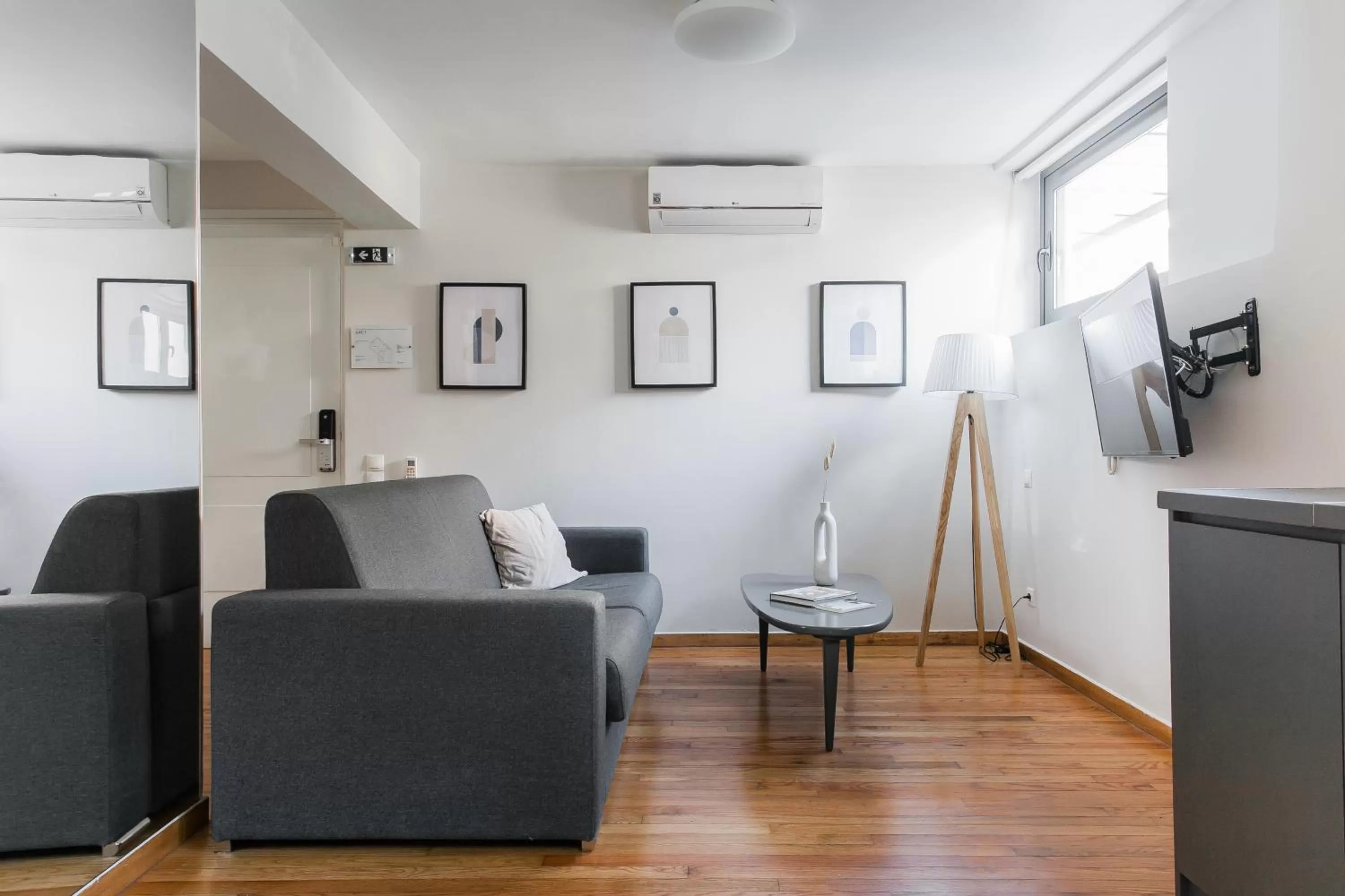 TV and multimedia, Seating Area in ZOIA The Hill by UPSTREET