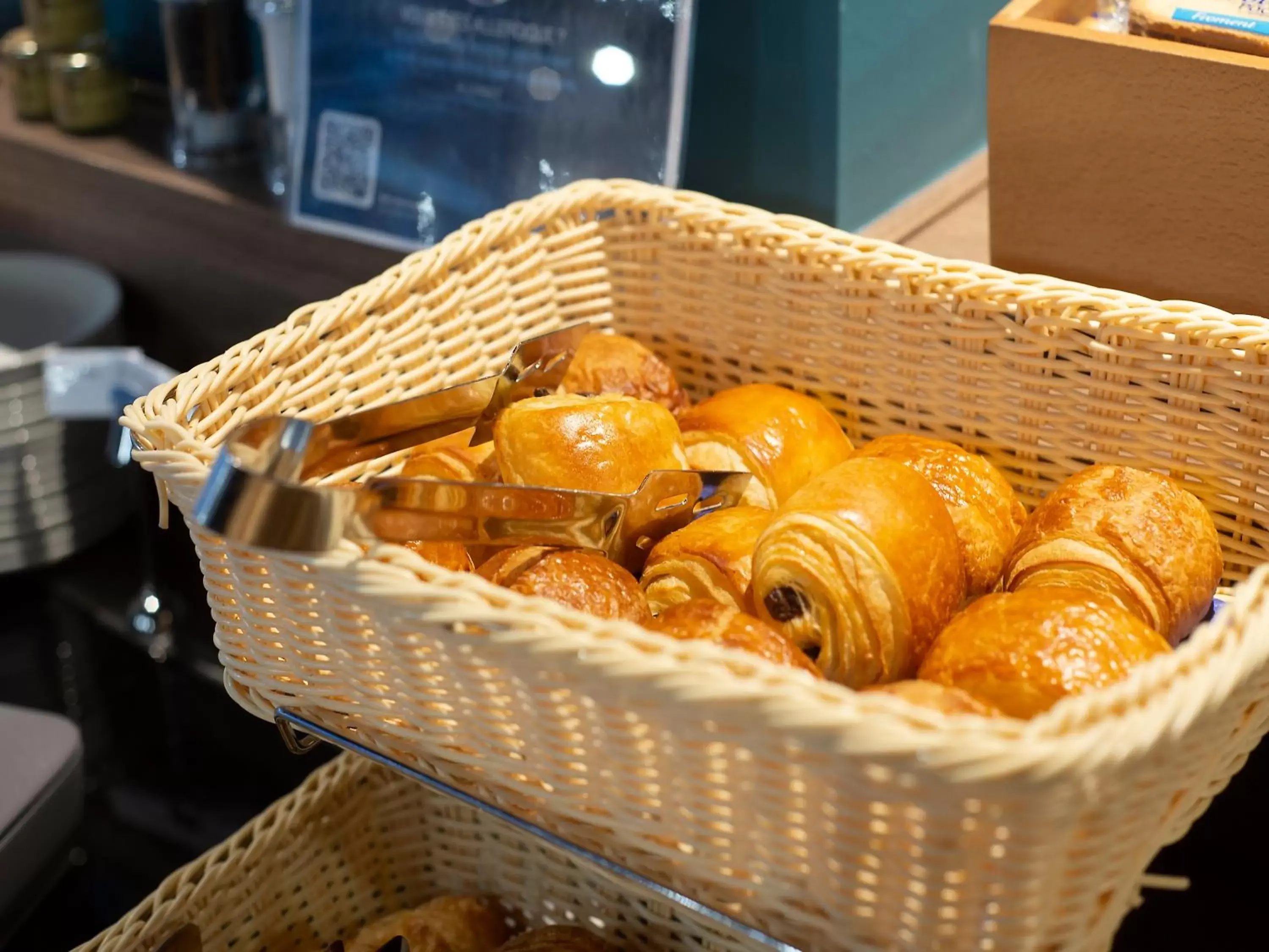 Buffet breakfast in Kyriad Hotel Clermont Ferrand Centre