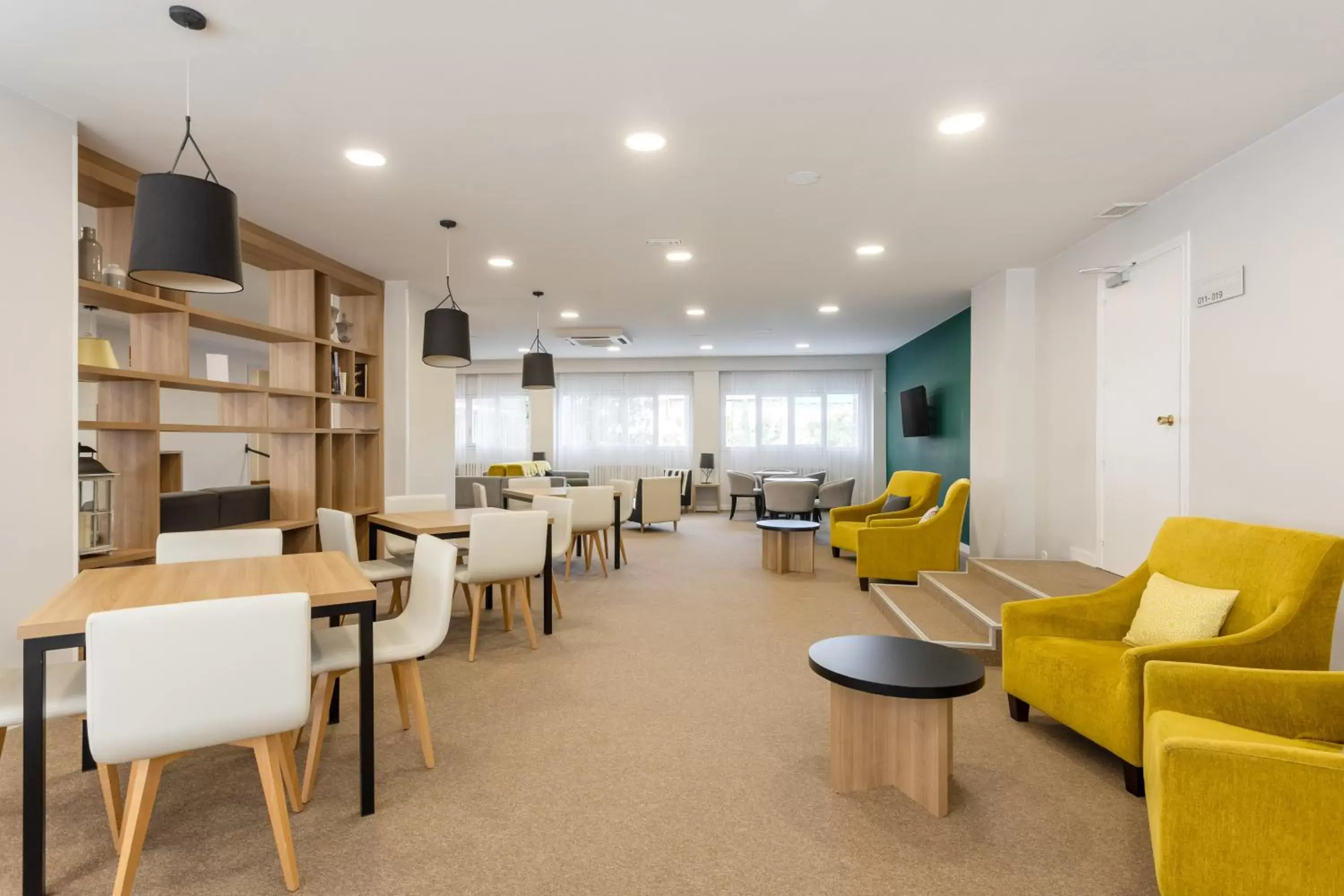 Seating area, Lounge/Bar in Gran Hotel de Jaca