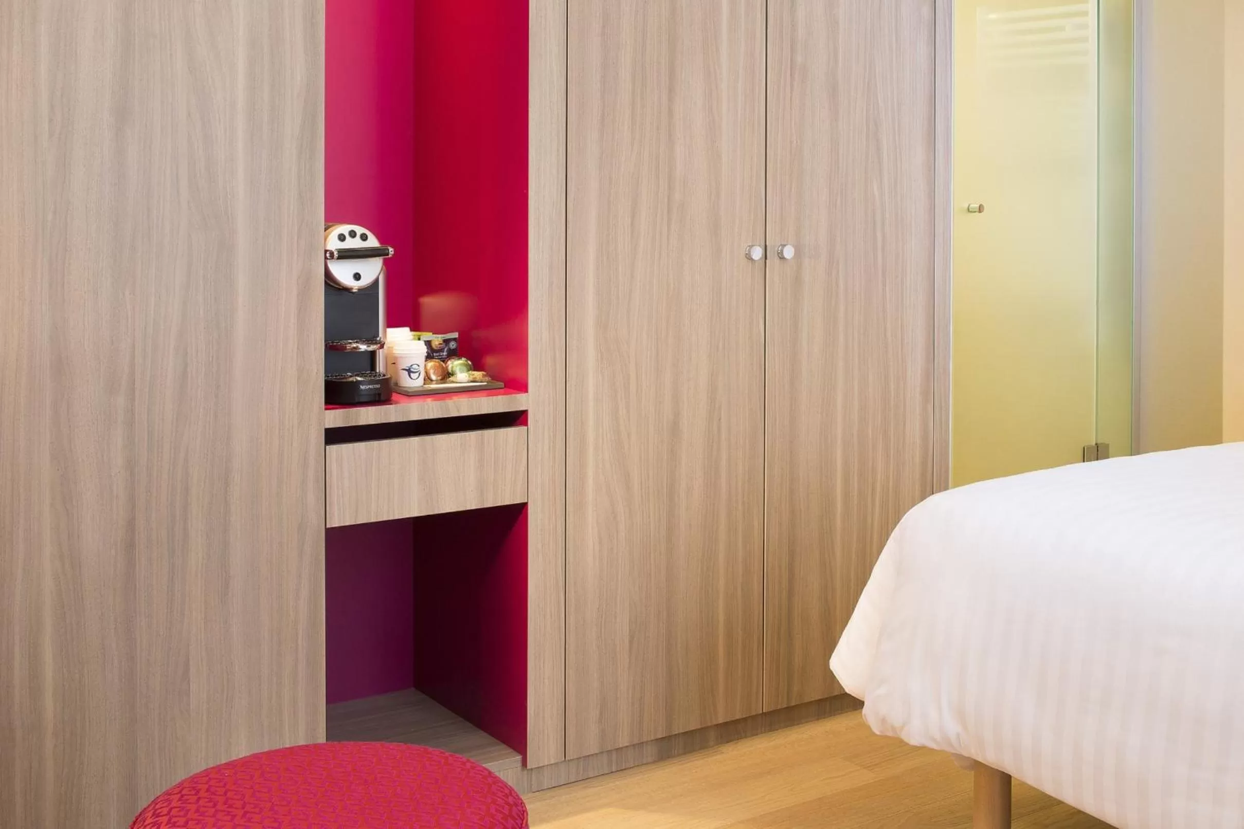 Decorative detail, Bed in Oceania l'Hôtel de France Nantes