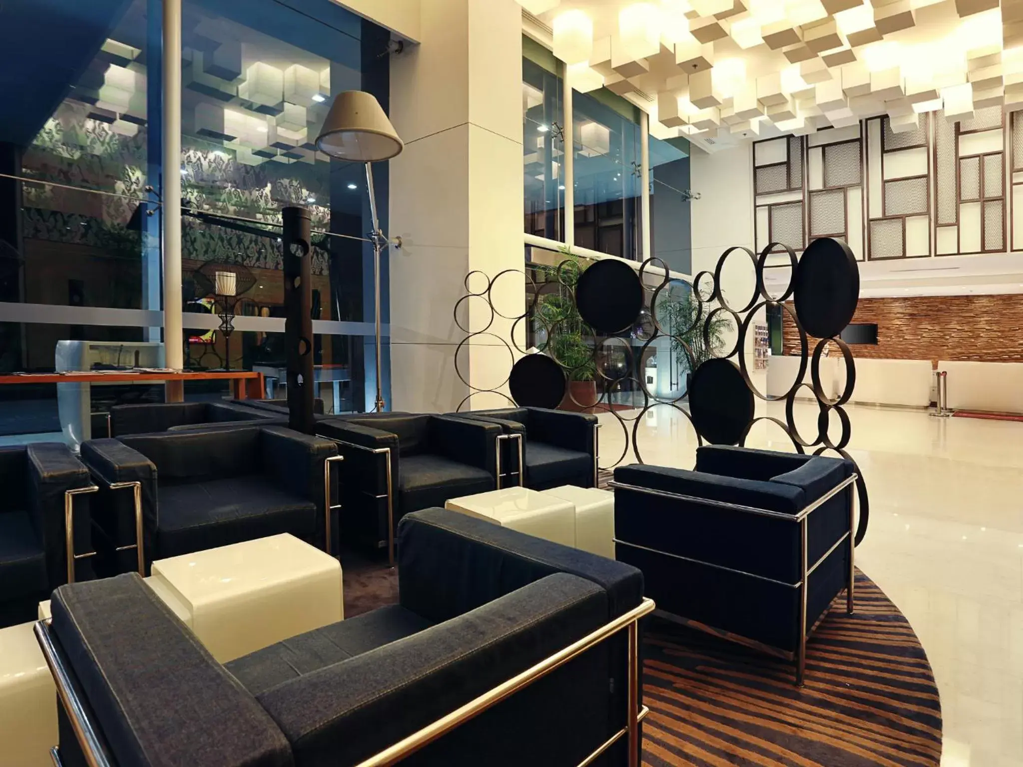 Facade/entrance in Mercure Jakarta Simatupang Facade/entrance in Mercure Jakarta Simatupang