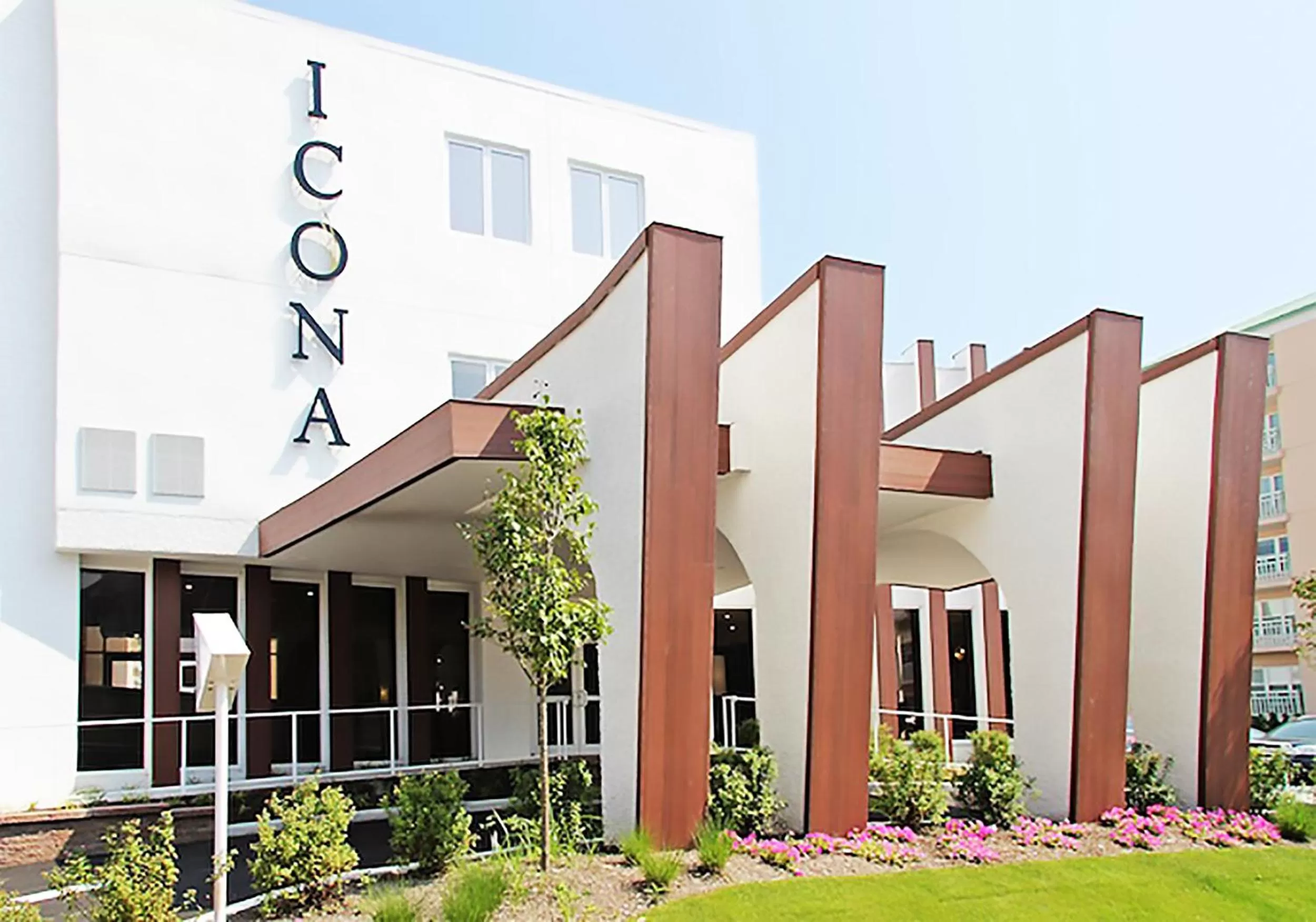 Property building in ICONA Diamond Beach