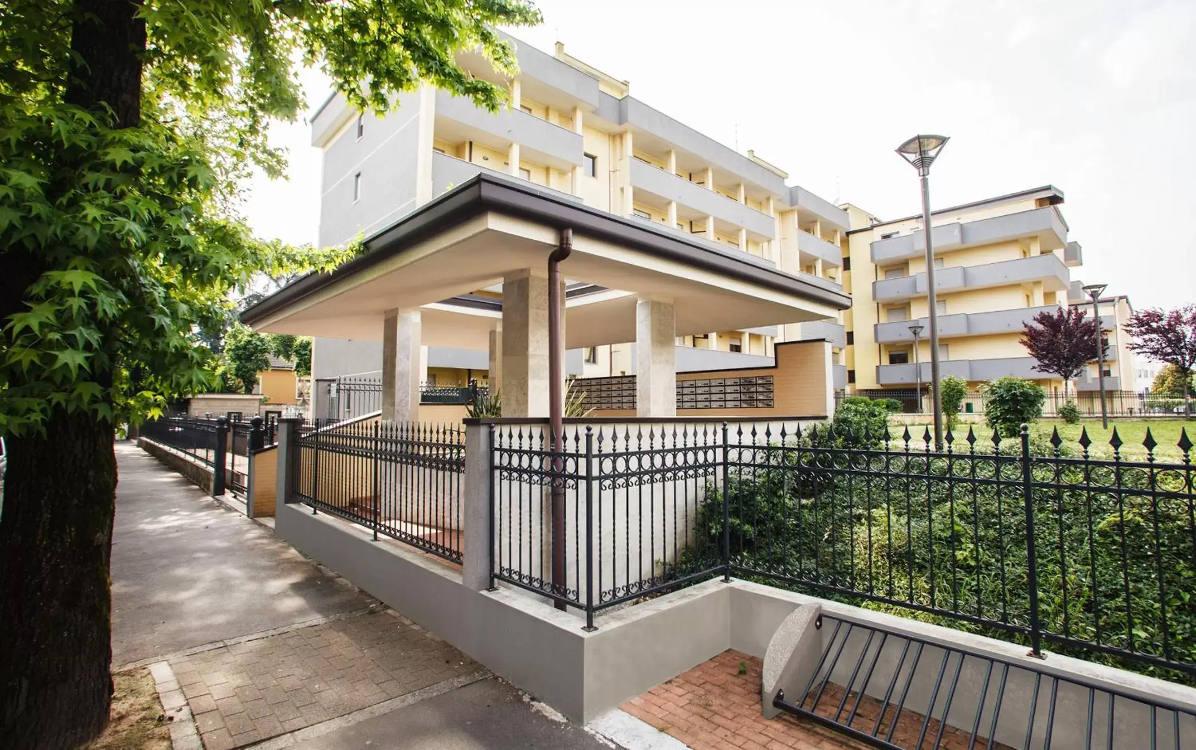 Facade/entrance, Balcony/Terrace in HQ Aparthotel Milano Inn - Smart Suites