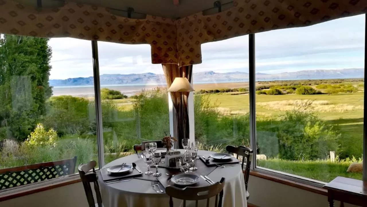 Restaurant/Places to Eat in Hostería El Galpón Del Glaciar