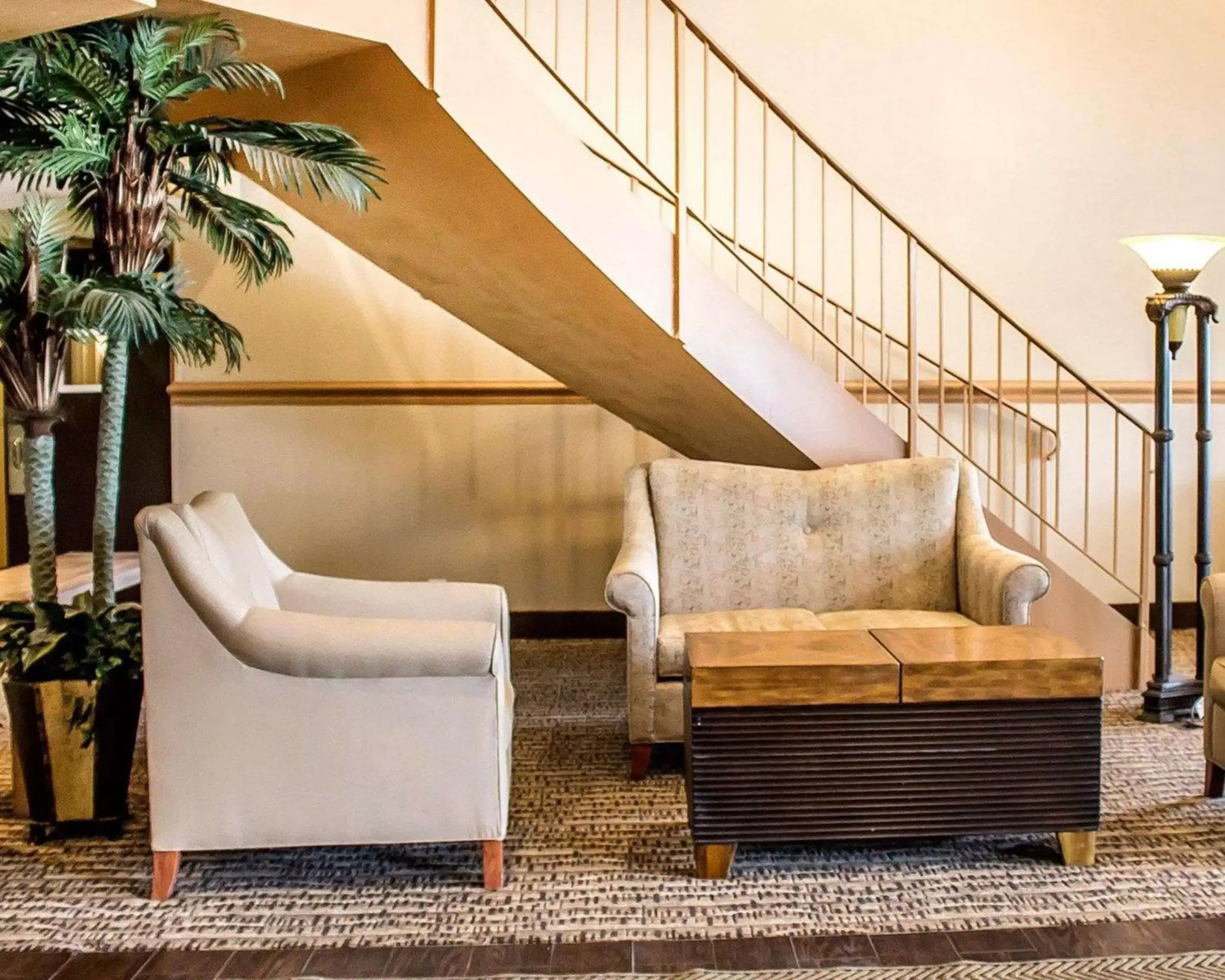 Lobby or reception, Seating Area in Quality Inn