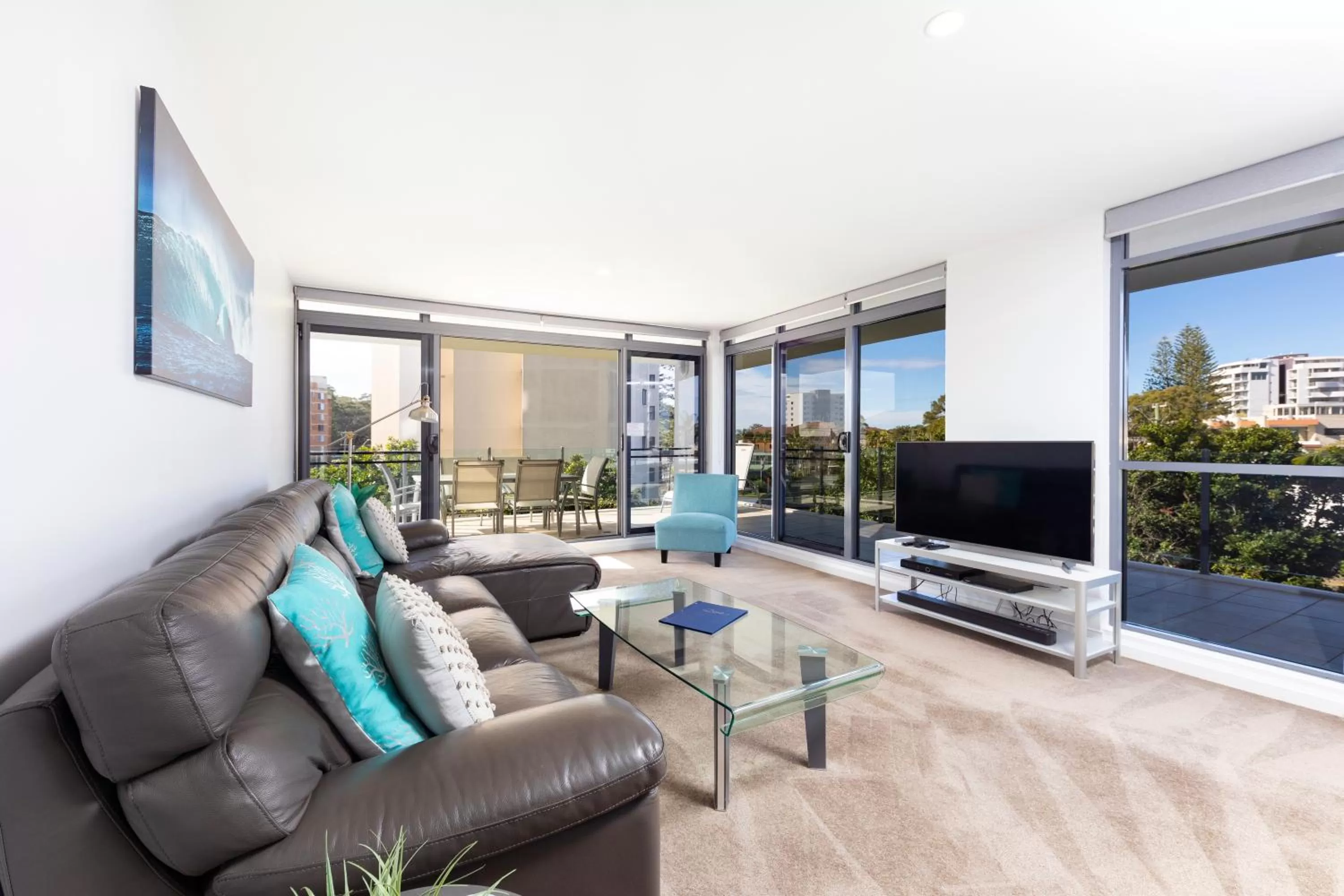 TV and multimedia in Sevan Apartments Forster