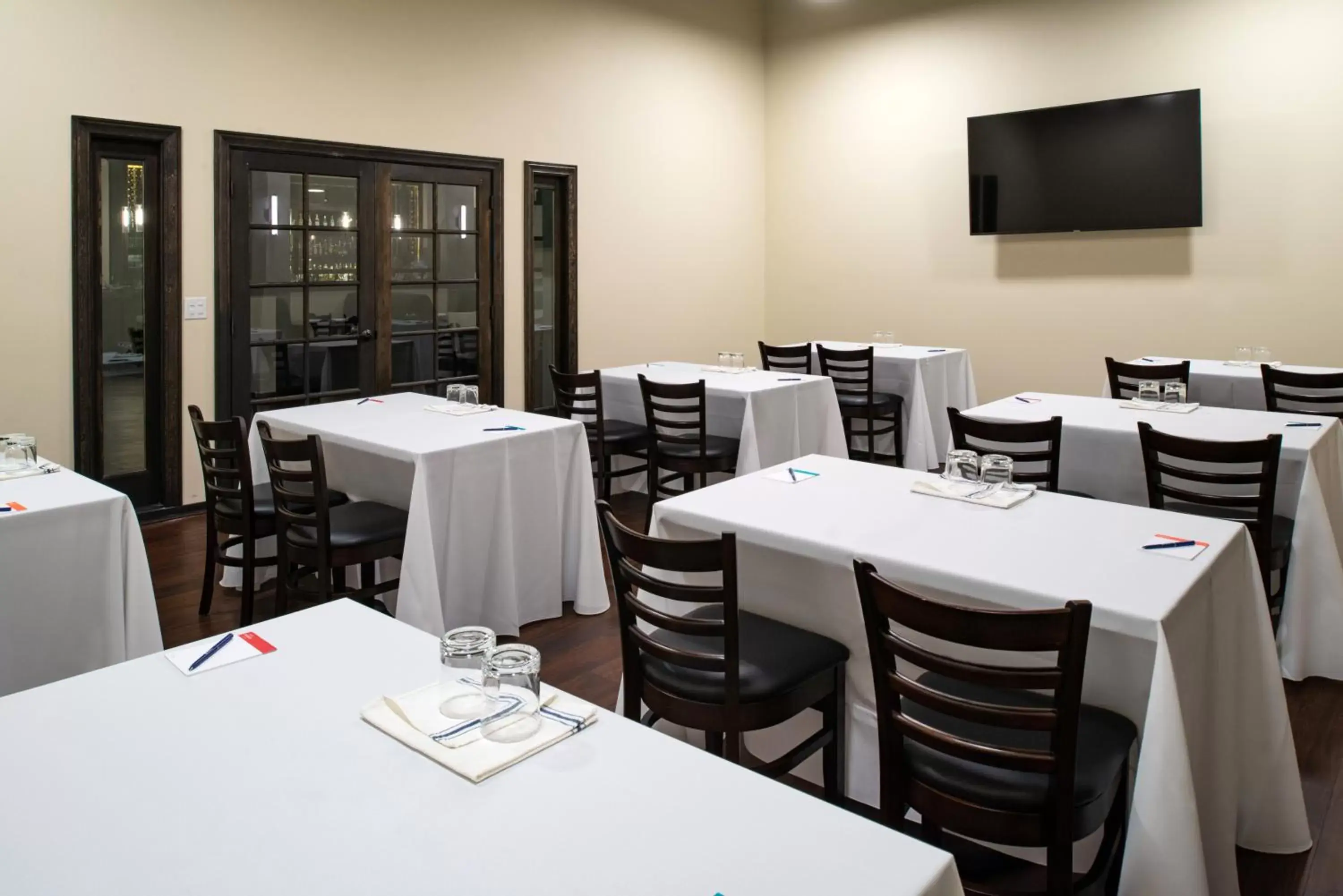 Meeting/conference room, Restaurant/Places to Eat in Hotel Indigo Spokane Downtown, an IHG Hotel