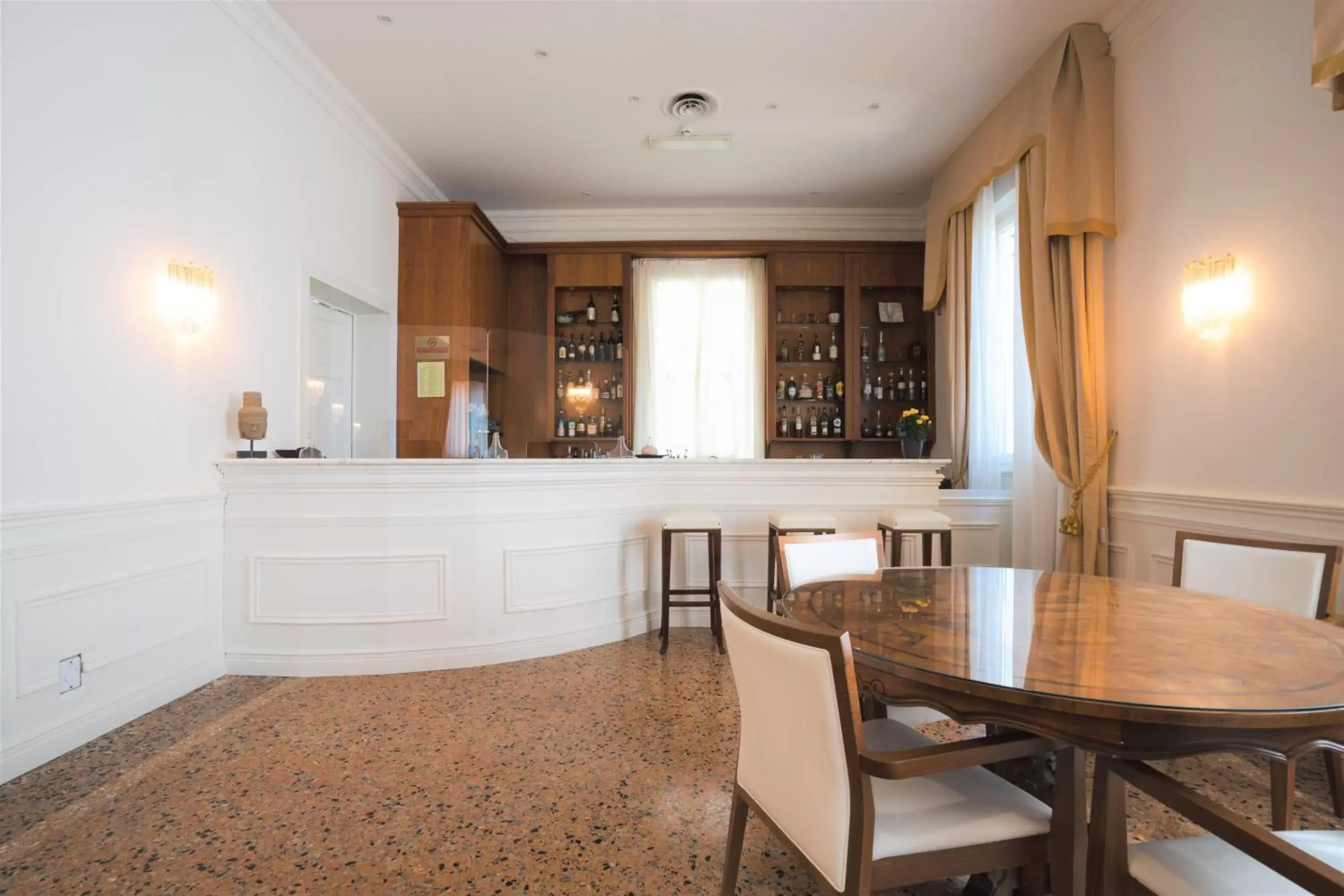 Lounge or bar in Rechigi Park Hotel