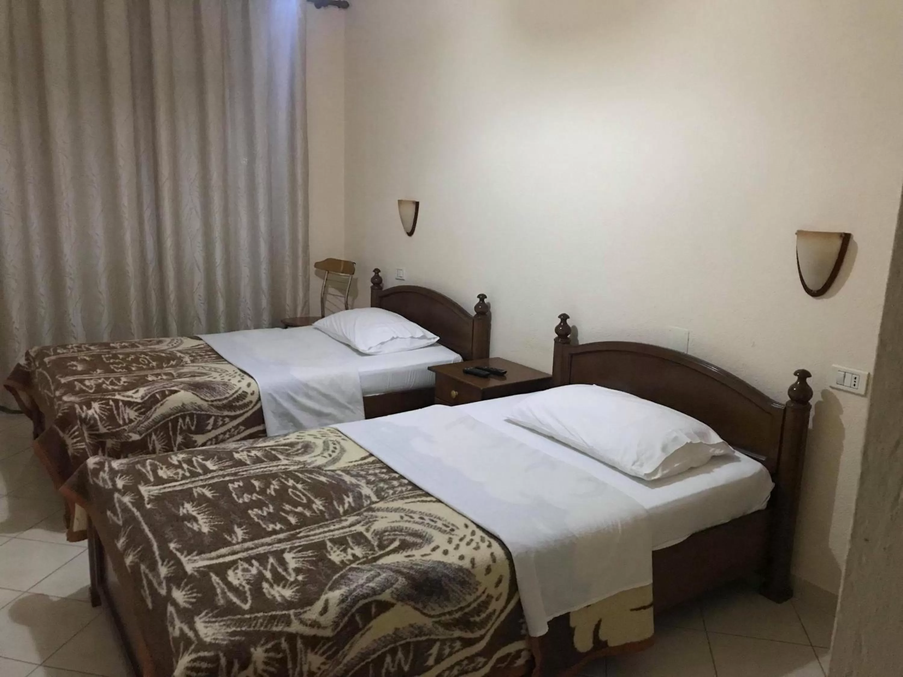 Twin Room with Lake View in Hotel Belvedere