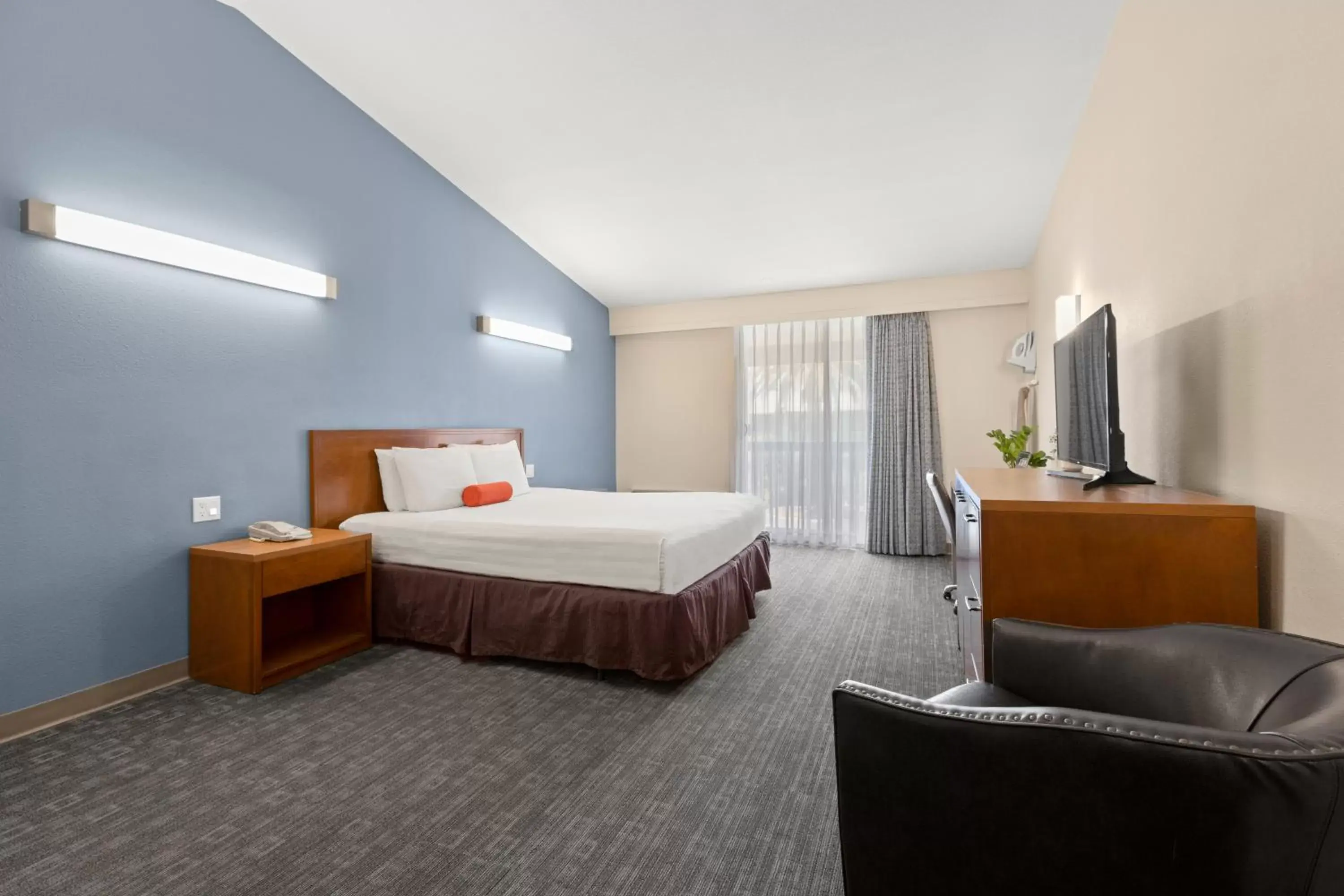 Photo of the whole room in Good Nite Inn Redwood City - San Francisco Airport
