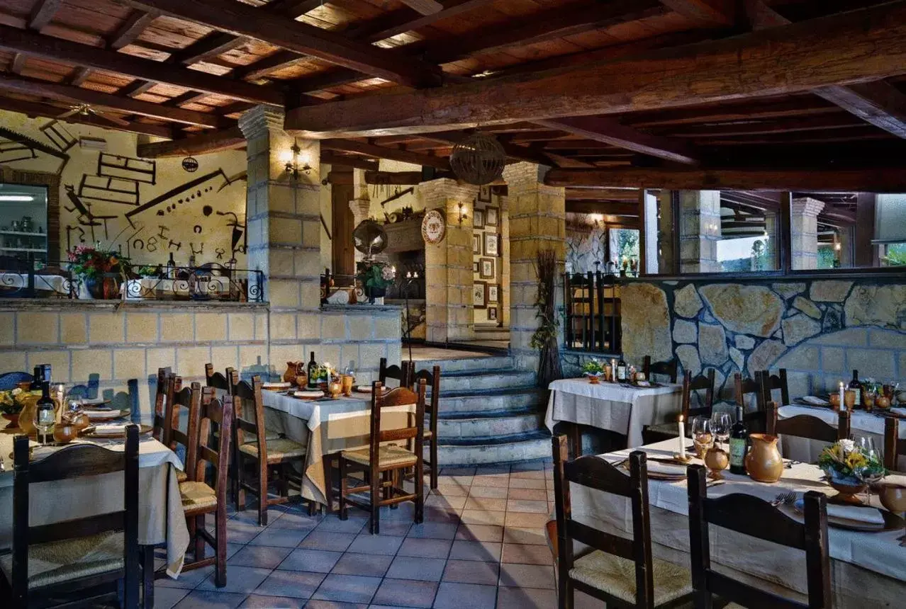 Restaurant/Places to Eat in Villa Hotel Valle Del Marta Resort