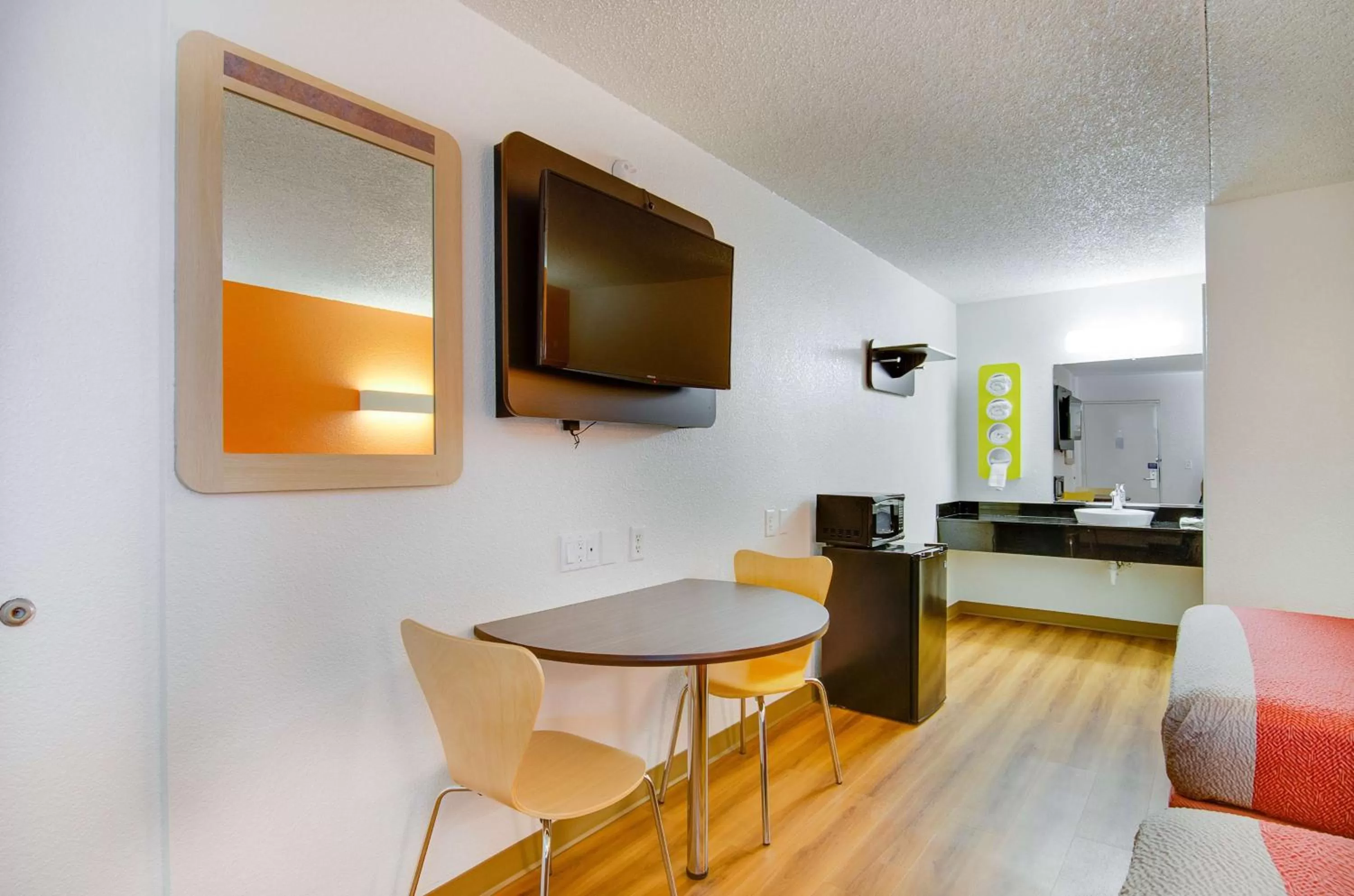 TV and multimedia in Motel 6-Salina, KS