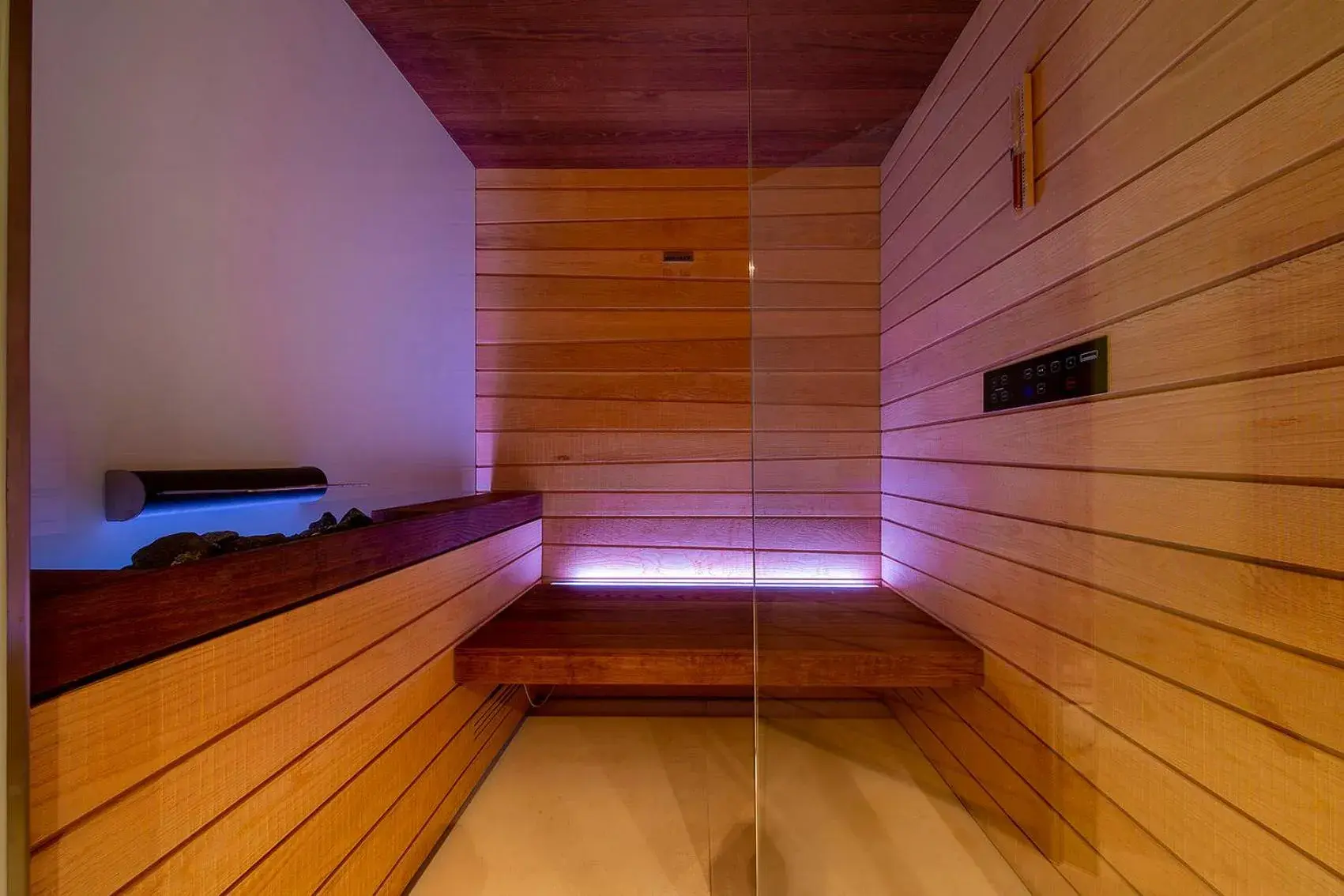 Sauna in Ilonn Hotel