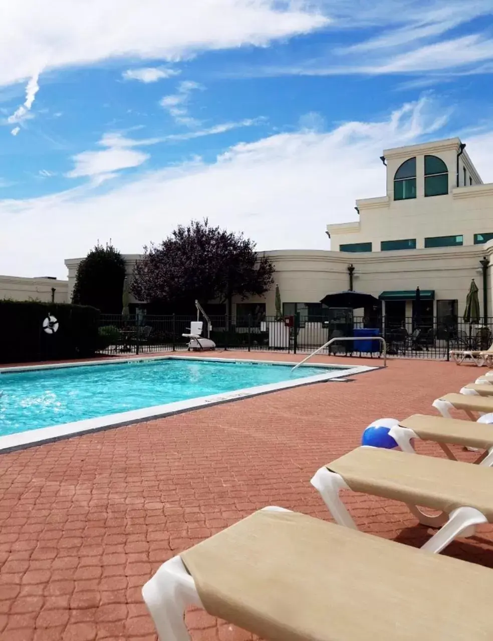 Swimming Pool in Holiday Inn Plainview-Long Island, an IHG Hotel