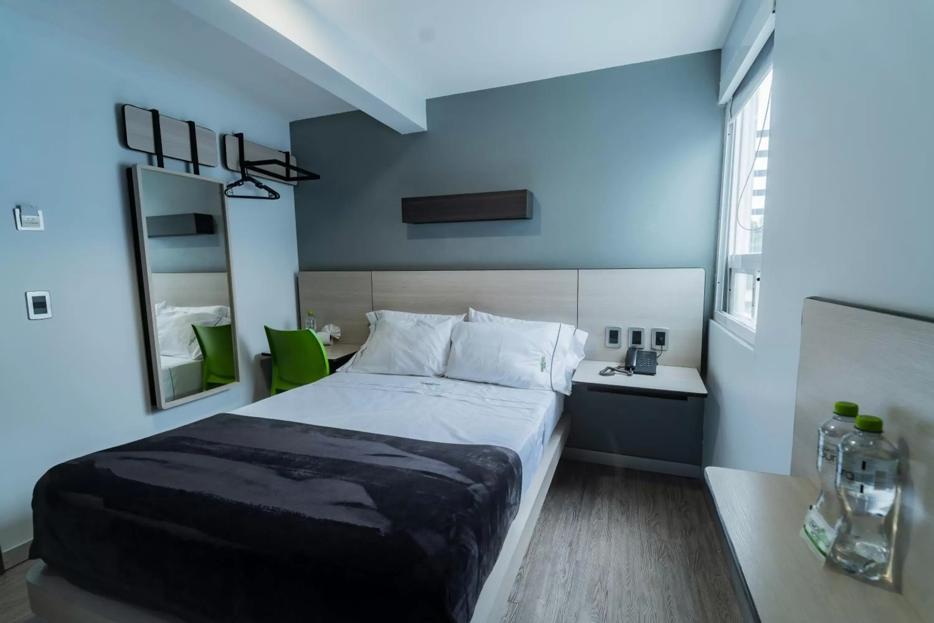 Bedroom, Bed in HOTEL LEMON GREEN -Zona Expo Frente al Centro de Convenciones