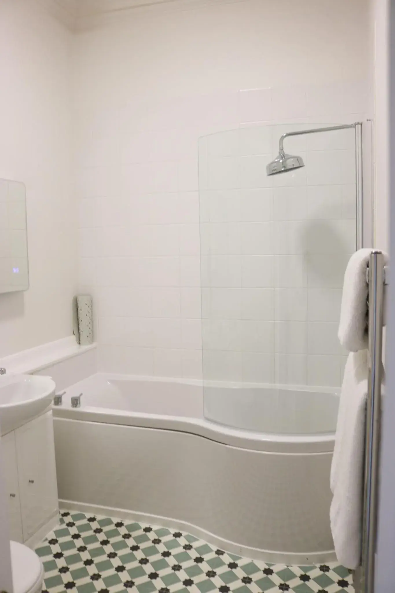 Bathroom in Bartley Lodge Hotel
