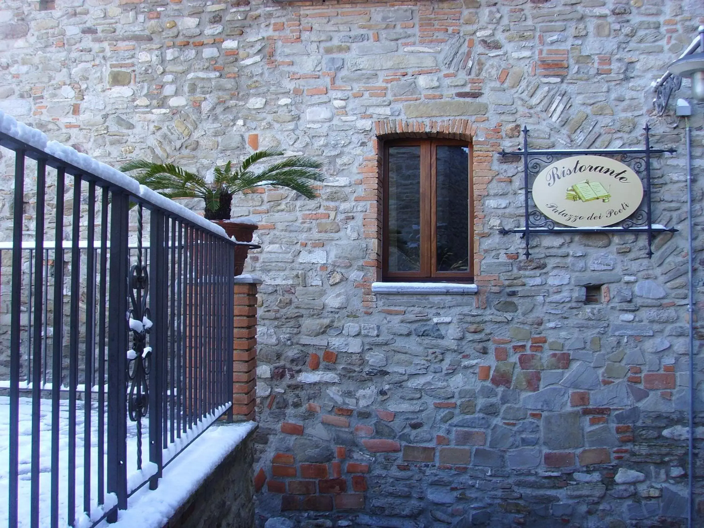 Facade/Entrance in Palazzo dei Poeti