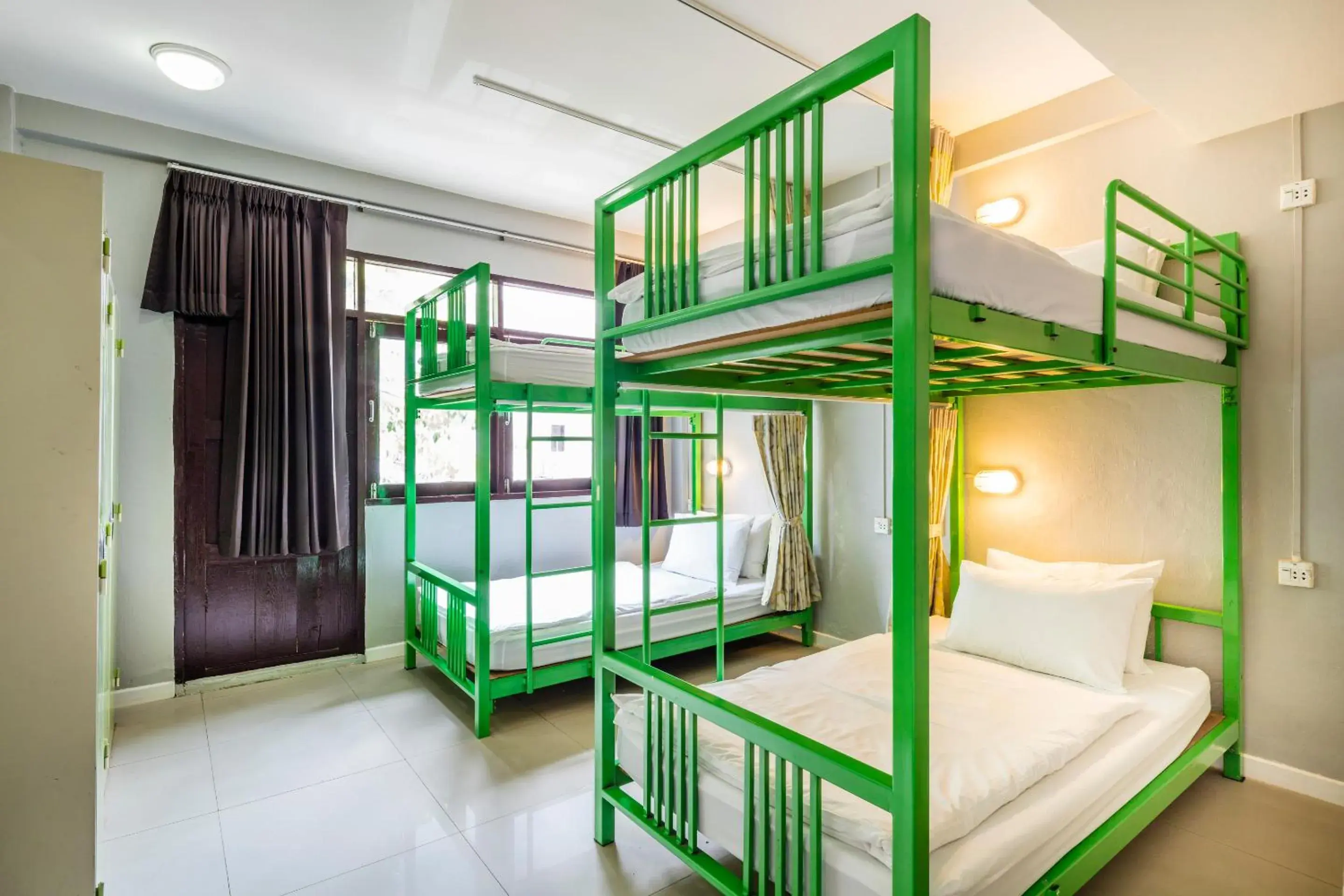 Family Room with Private Bathroom in At Hua Lamphong Hotel