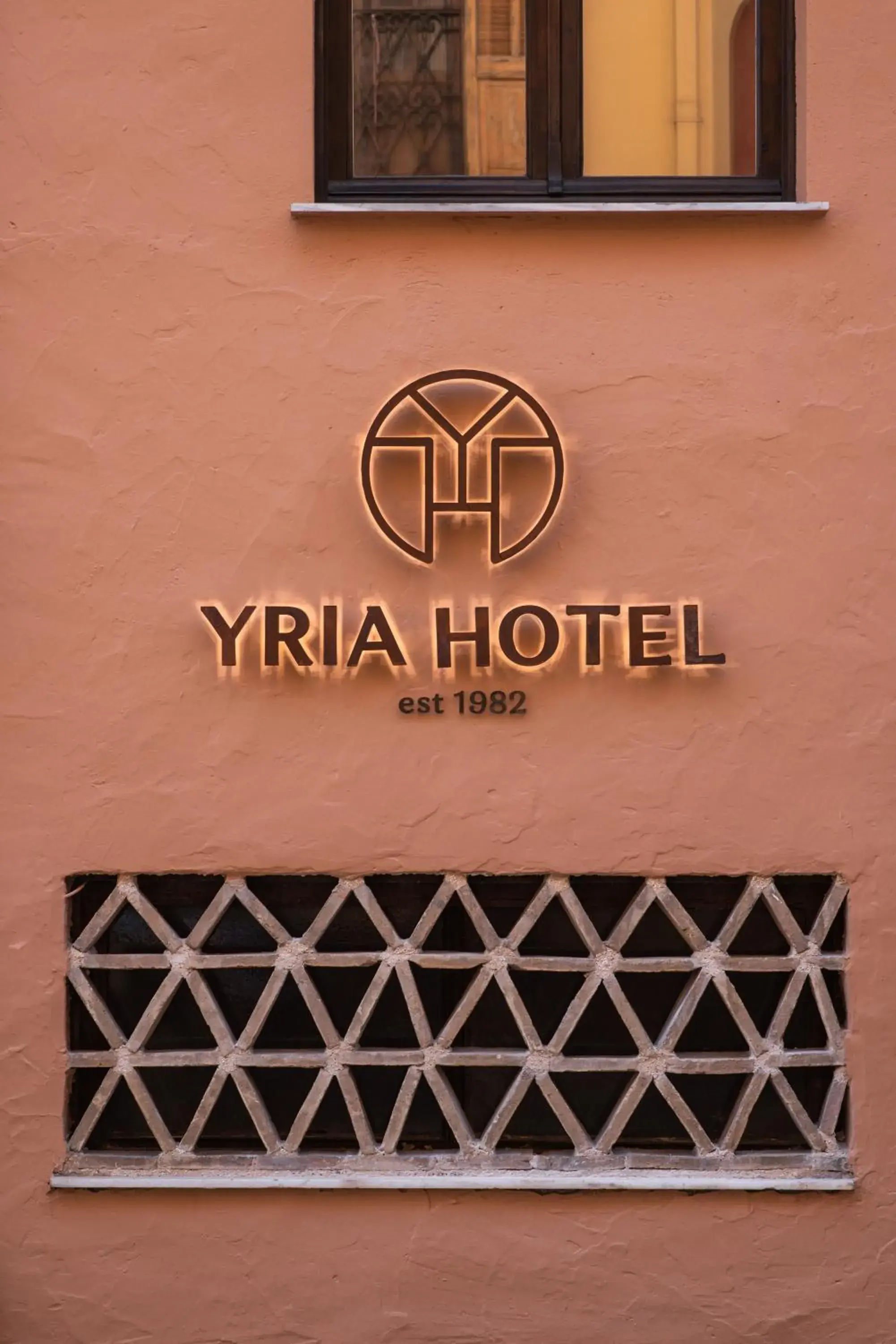 Yria Hotel