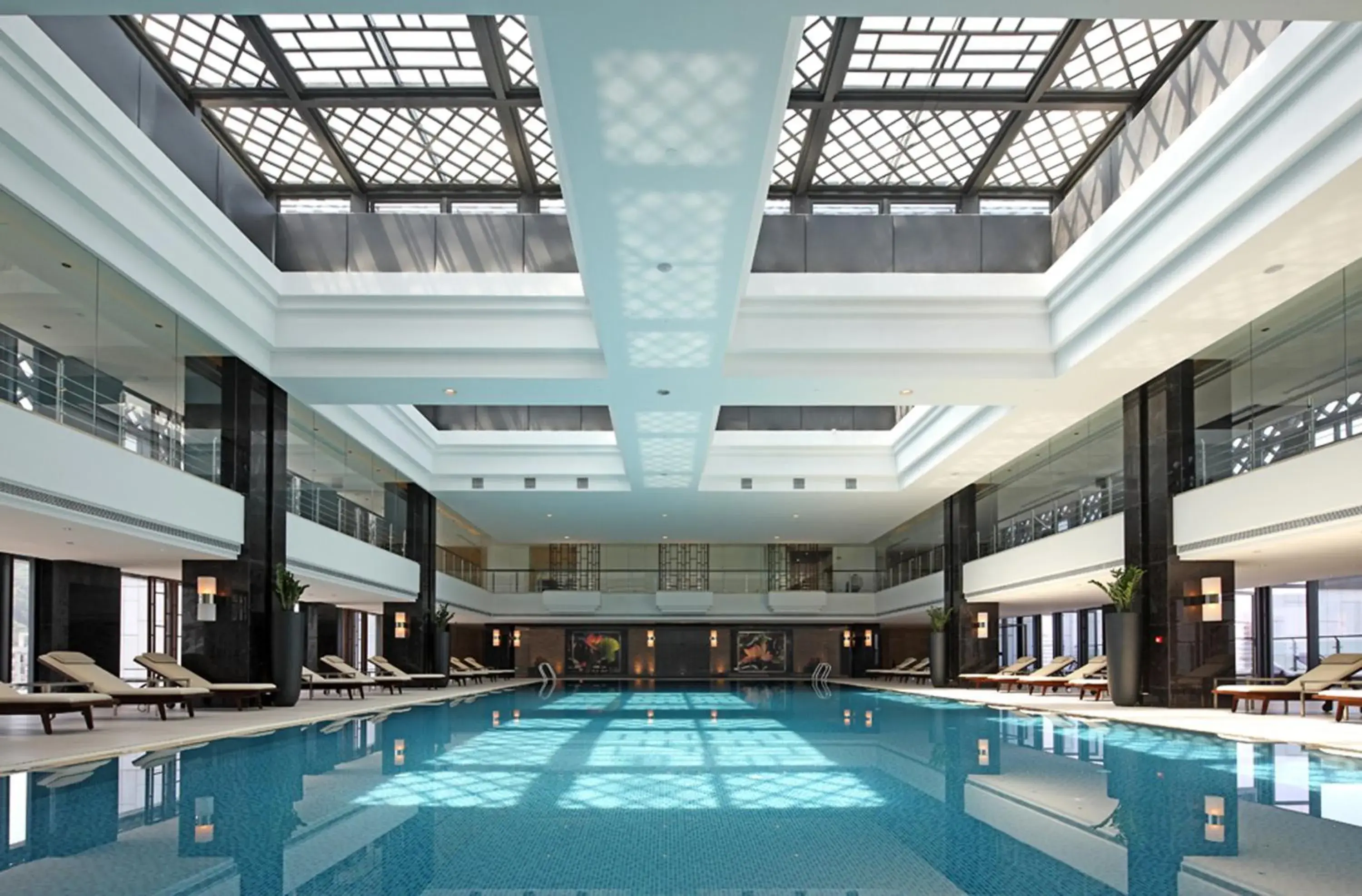 Swimming pool in Crowne Plaza Huangshan Yucheng by IHG Swimming pool in Crowne Plaza Huangshan Yucheng by IHG