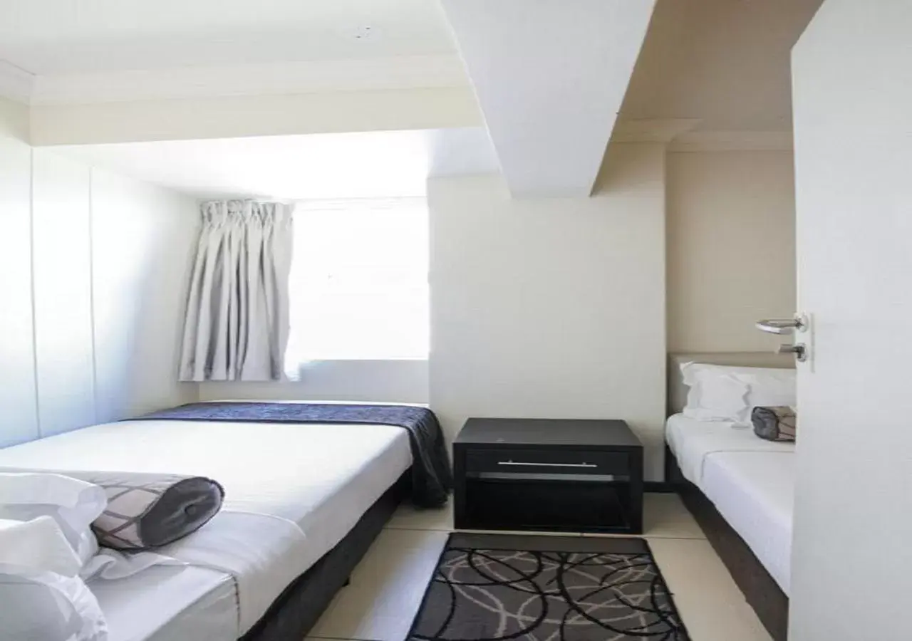 Bedroom, Bed in Blue Waters Hotel