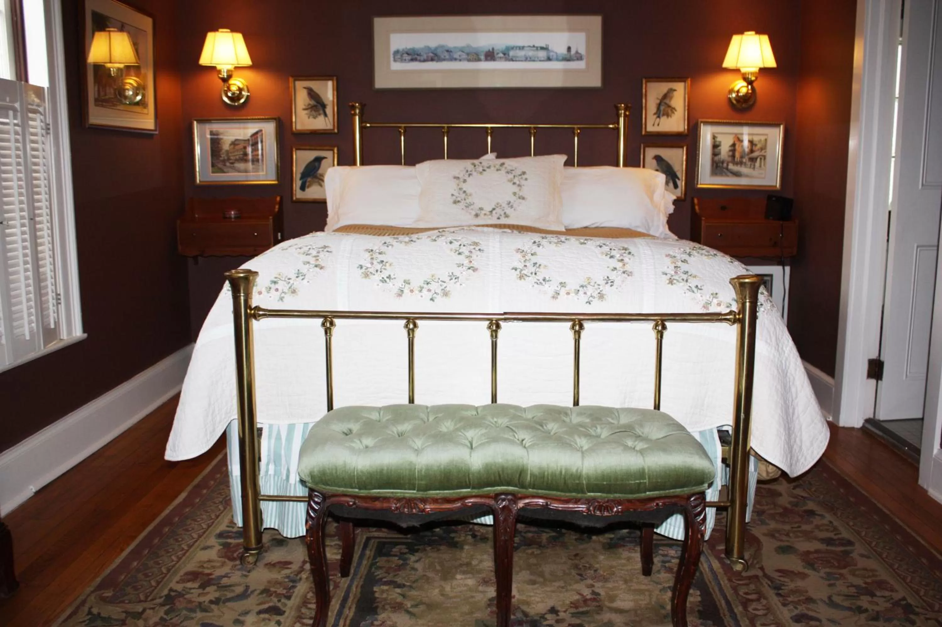 Bed in The White House Inn