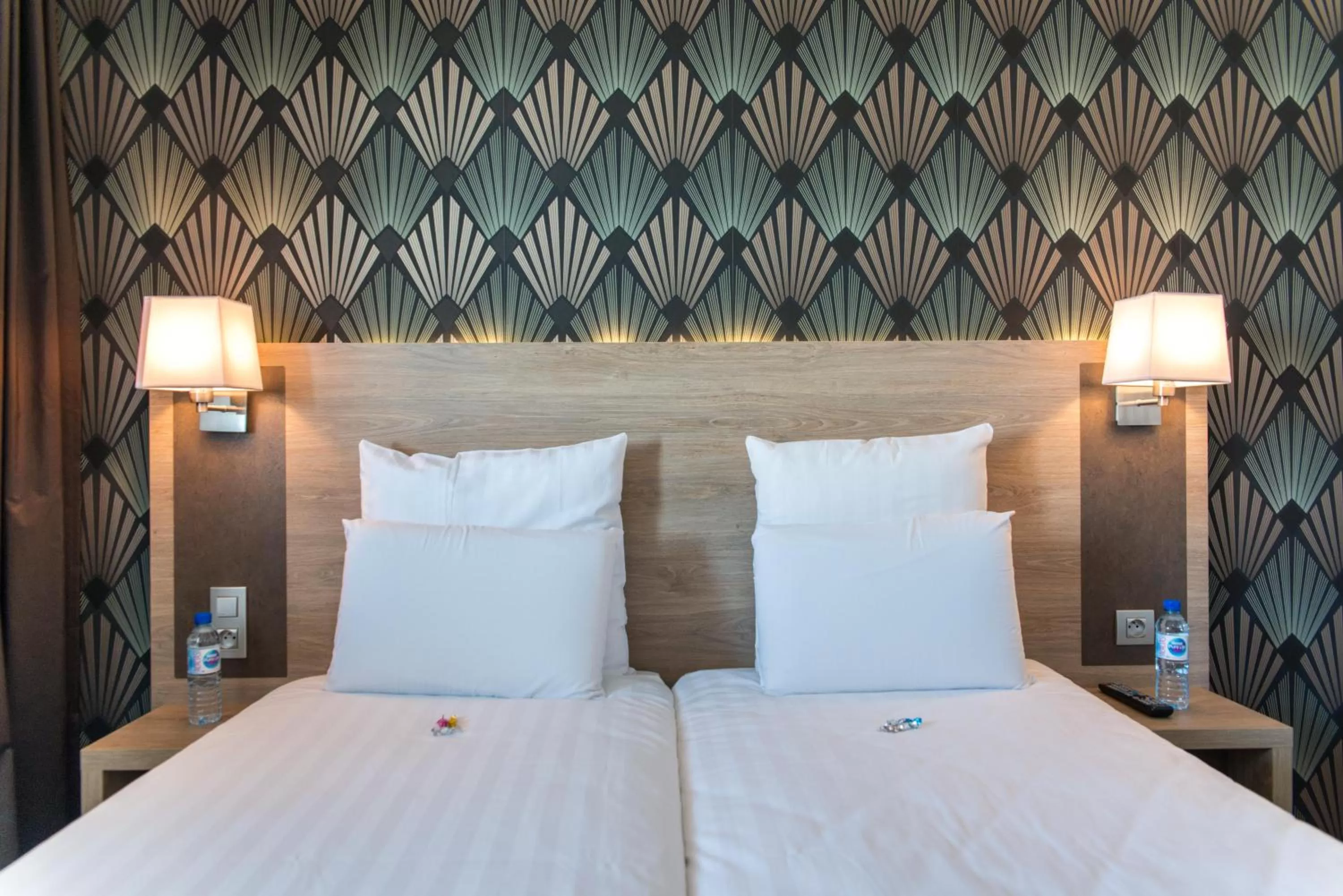 Photo of the whole room, Bed in Best Western Les Aureliades Saint Nazaire