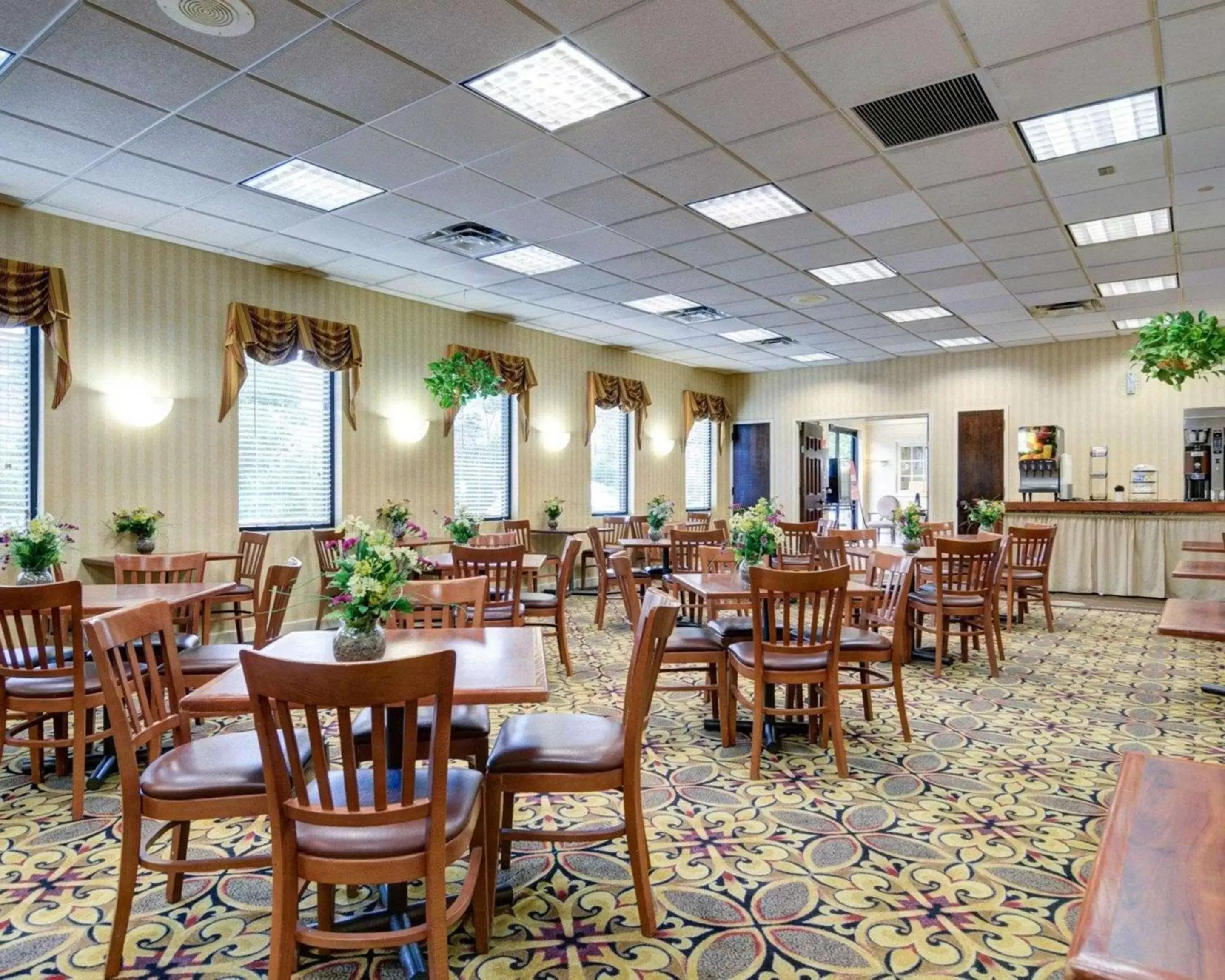 Restaurant/Places to Eat in Quality Inn Tysons Corner