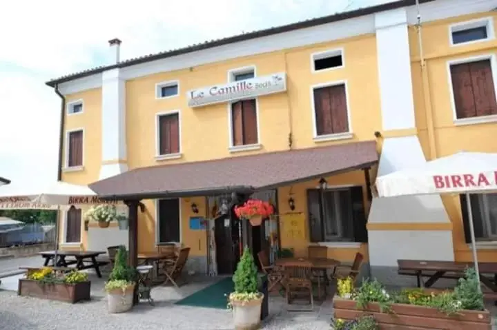 Lounge or bar, Property Building in Le camille ristorante pizzeria & locanda