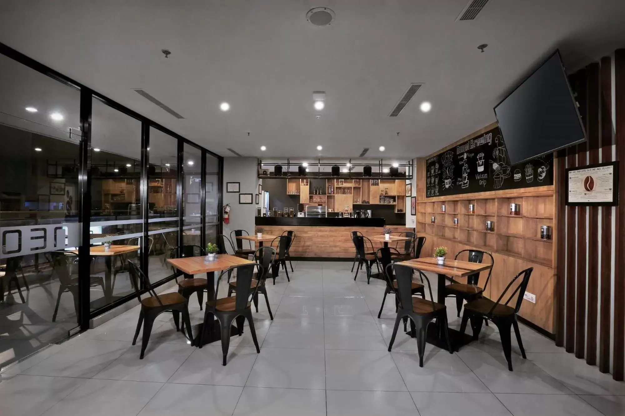 Restaurant/Places to Eat in Hotel Neo Gajah Mada Pontianak by ASTON