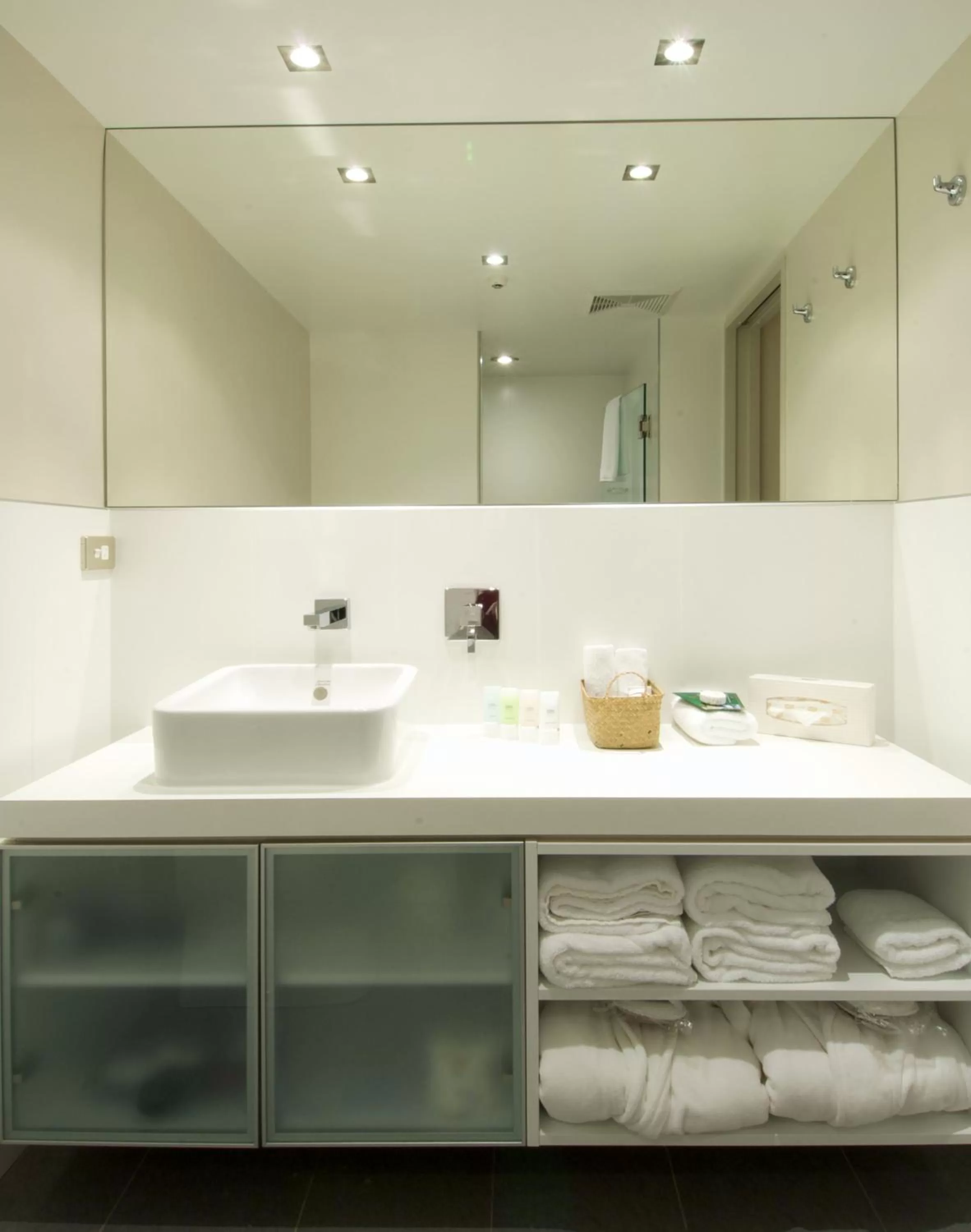 Bathroom in Wai Ora Lakeside Spa Resort