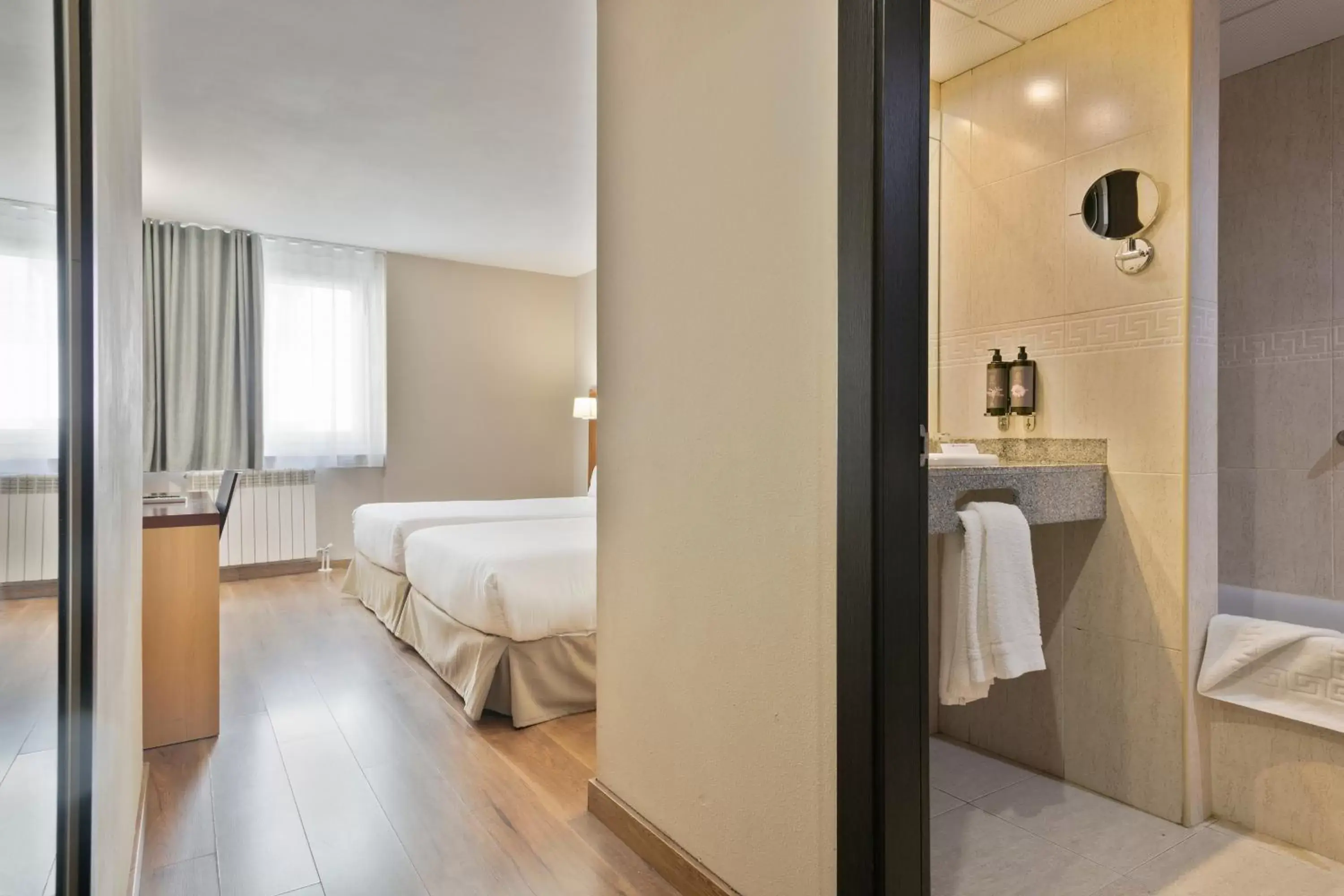 Bathroom, Bed in Hotel Best Andorra Center