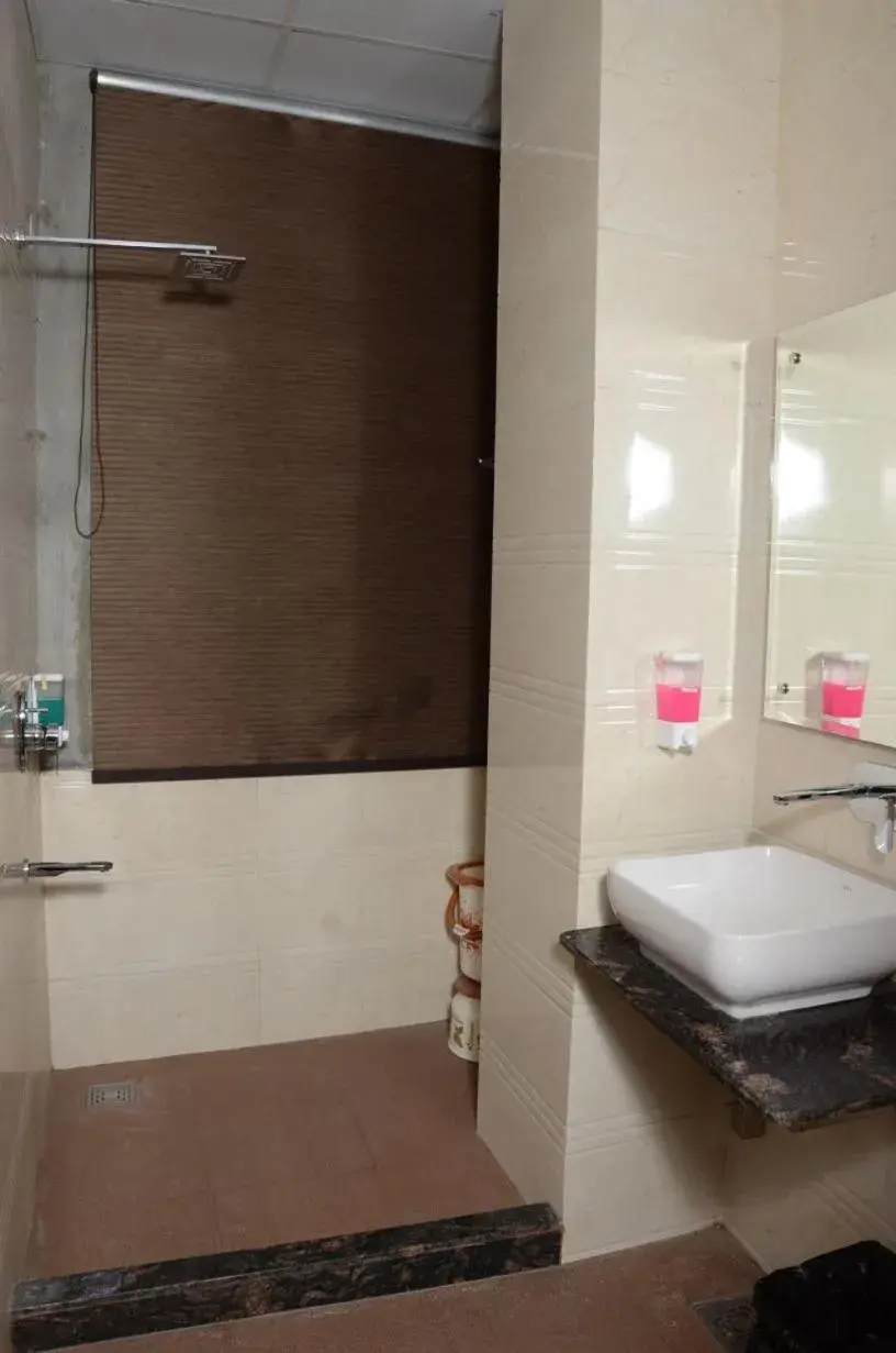 Bathroom in Hotel Shivaay Grand