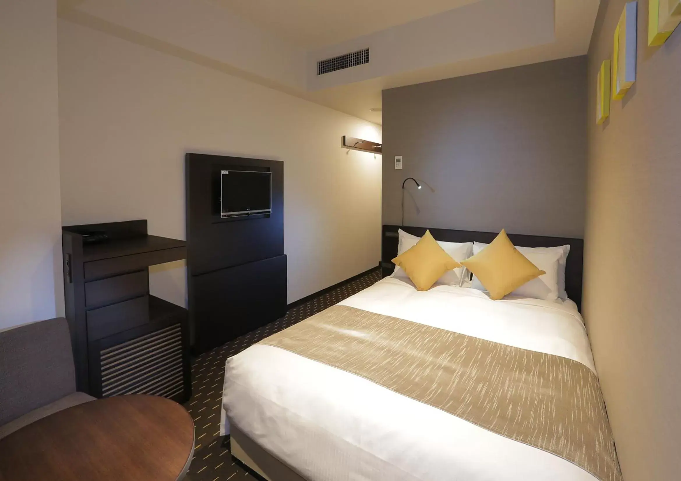 Bed in Akihabara Washington Hotel