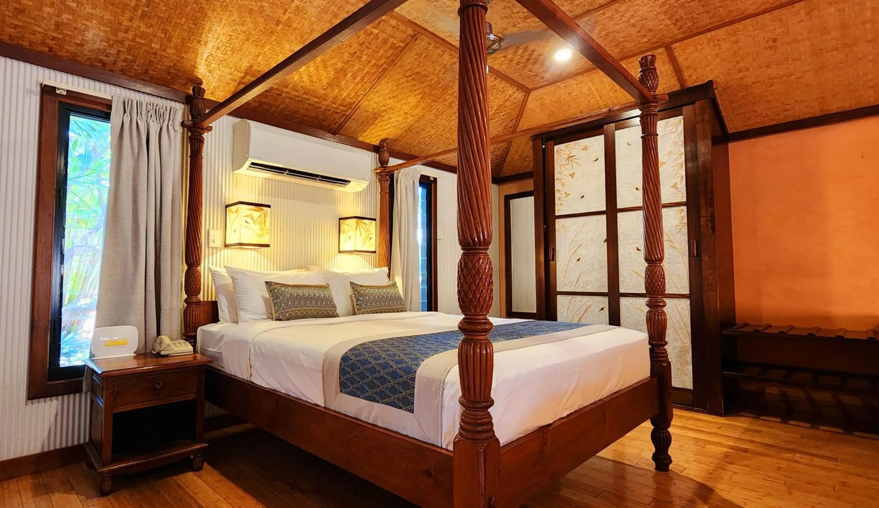 Bed in Bali Hai Resort & Spa