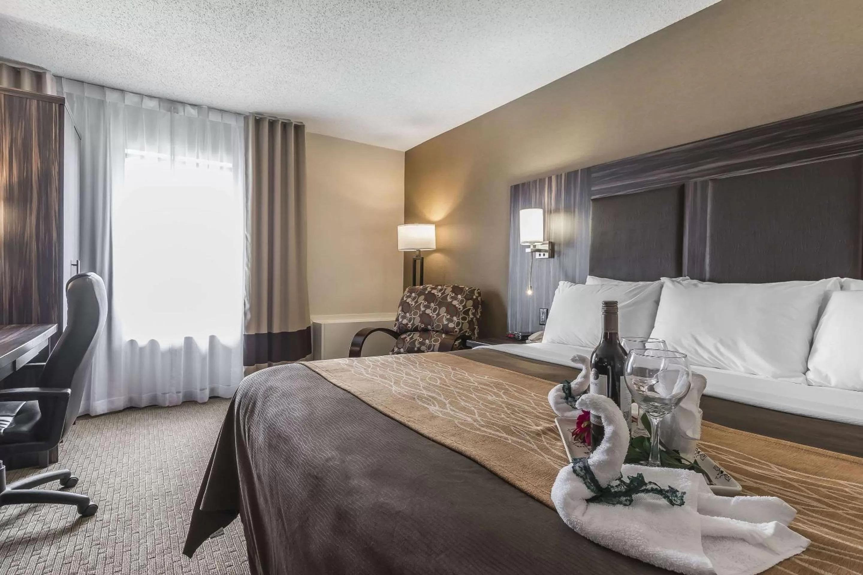 Photo of the whole room, Bed in Comfort Inn Trenton