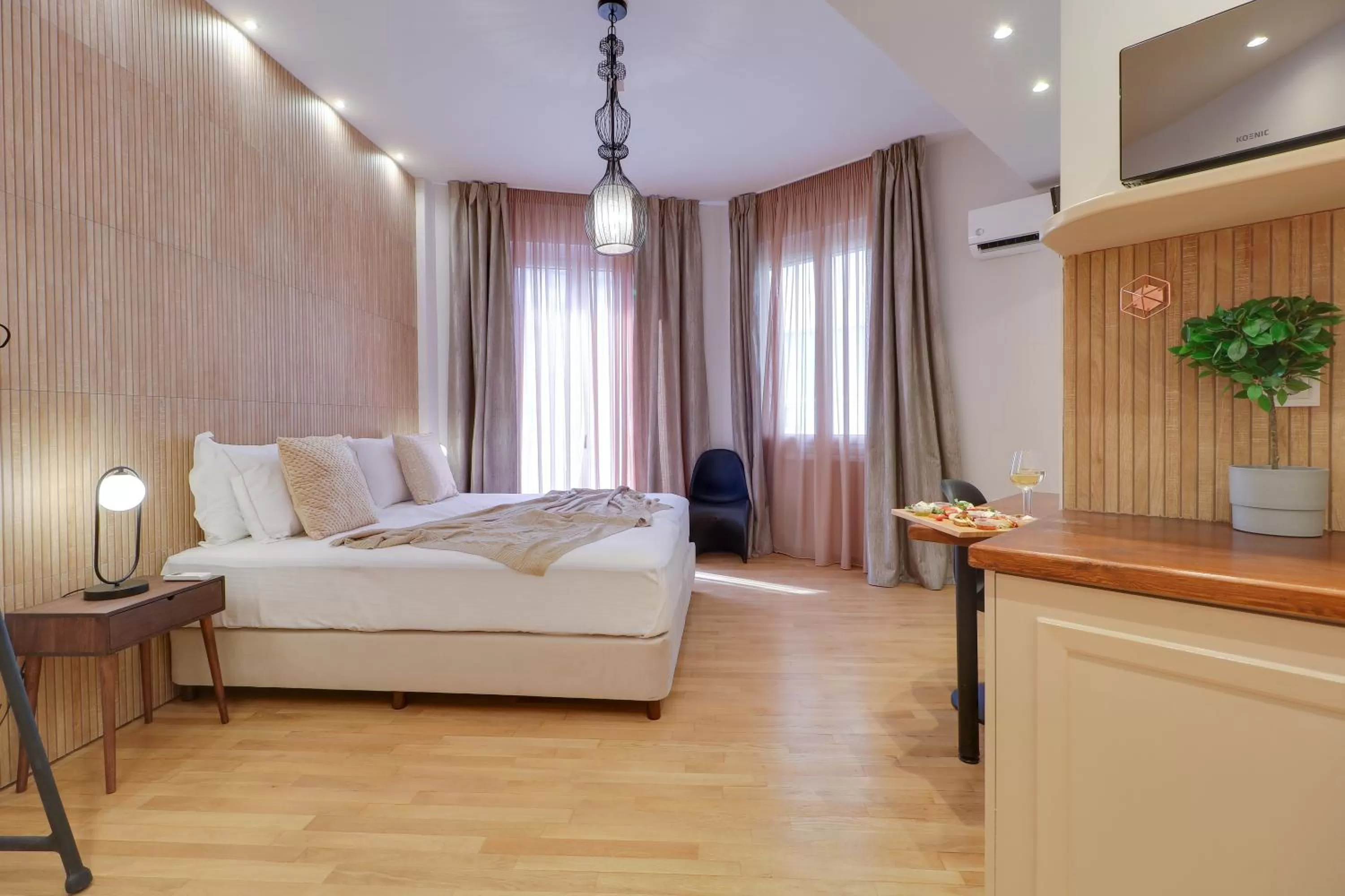 Photo of the whole room, Bed in AthINN Residence