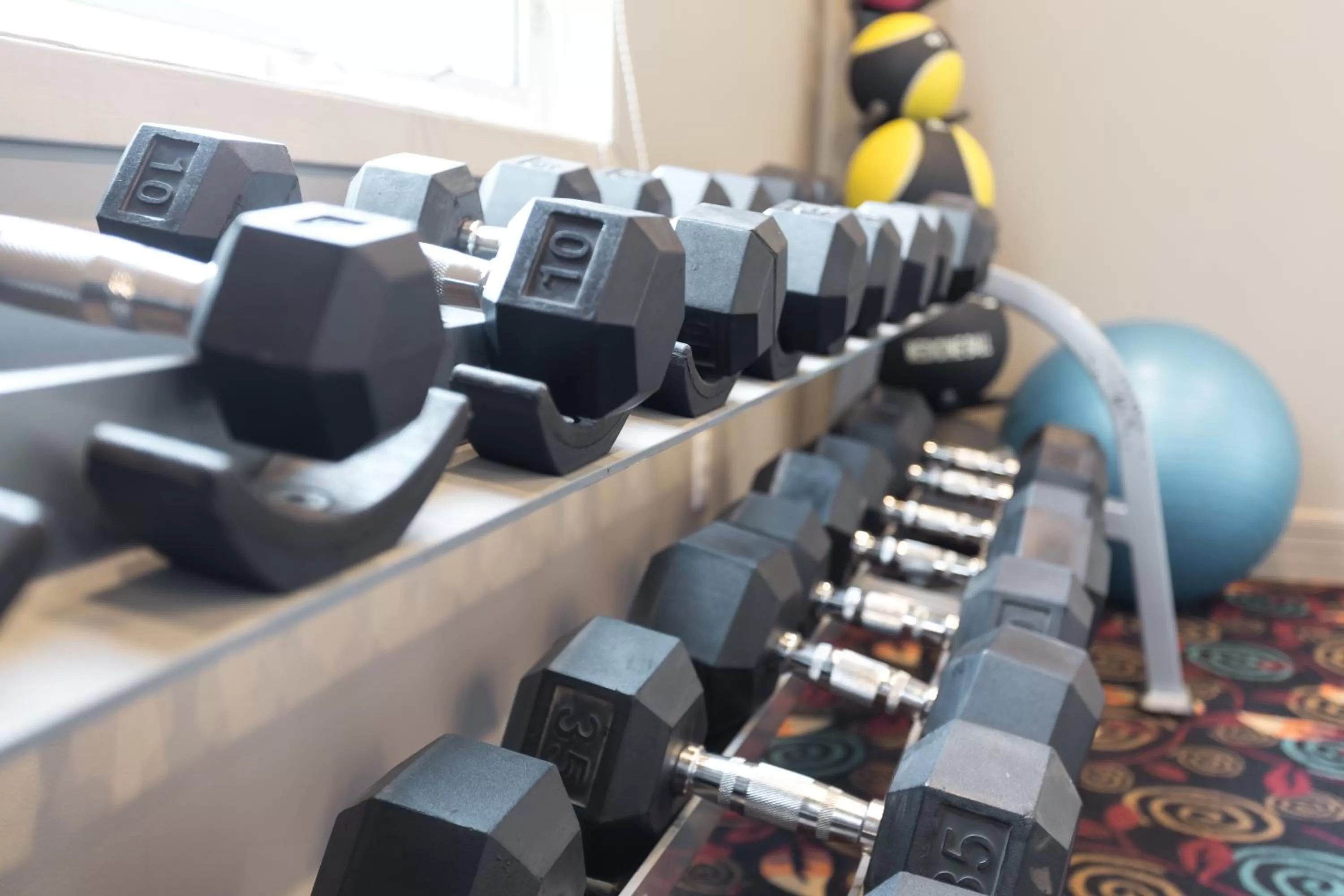 Fitness centre/facilities in Royal Hotel Calgary, Trademark Collection by Wyndham